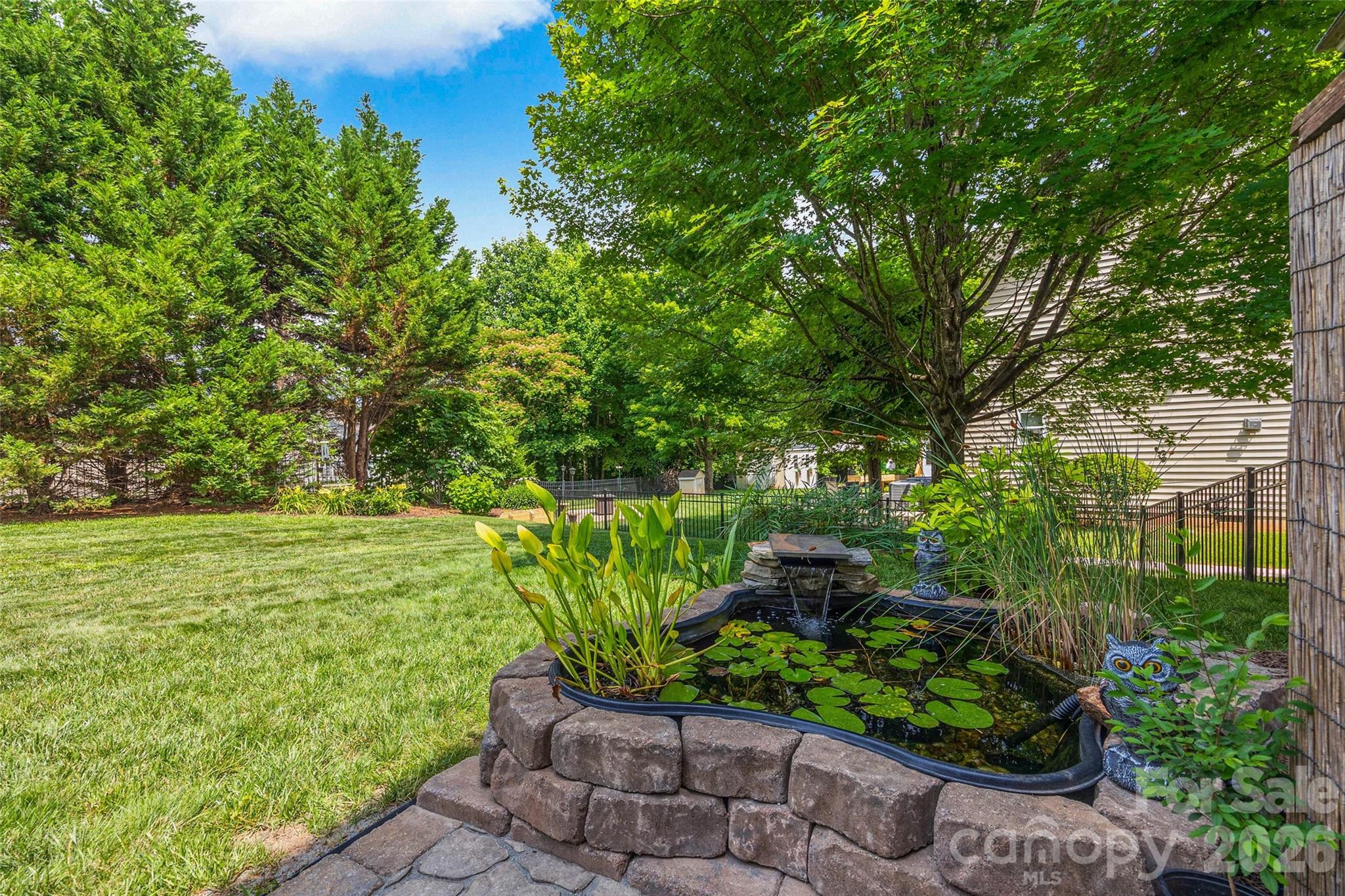 913 Vogel Way Property Photo 10