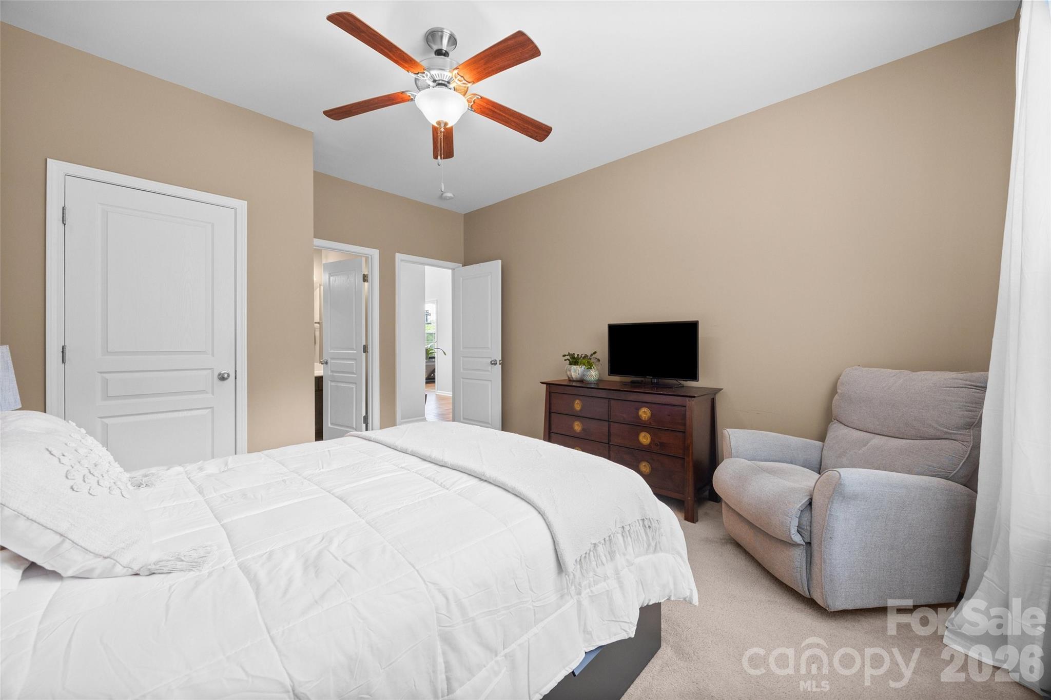 913 Vogel Way Property Photo 18
