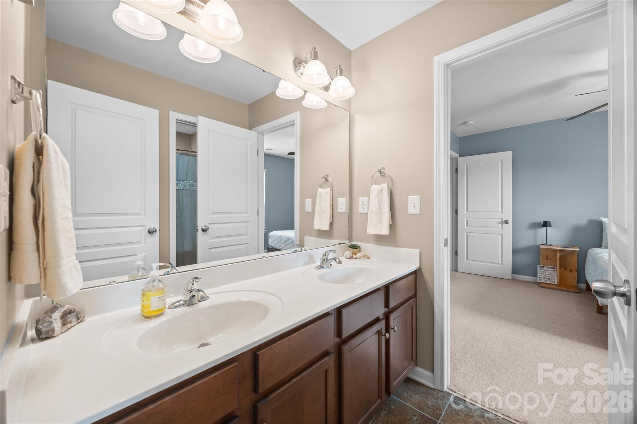 913 Vogel Way Property Photo 31