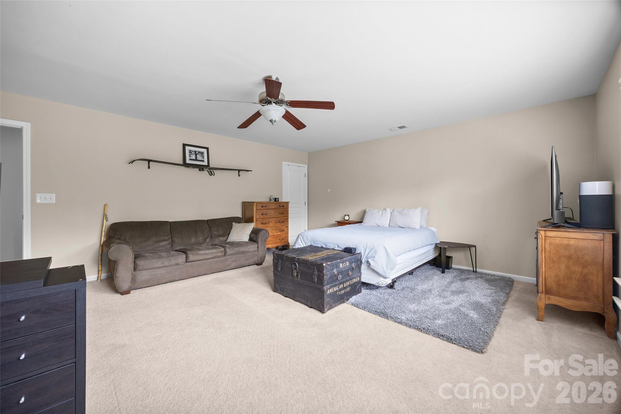 913 Vogel Way Property Photo 43