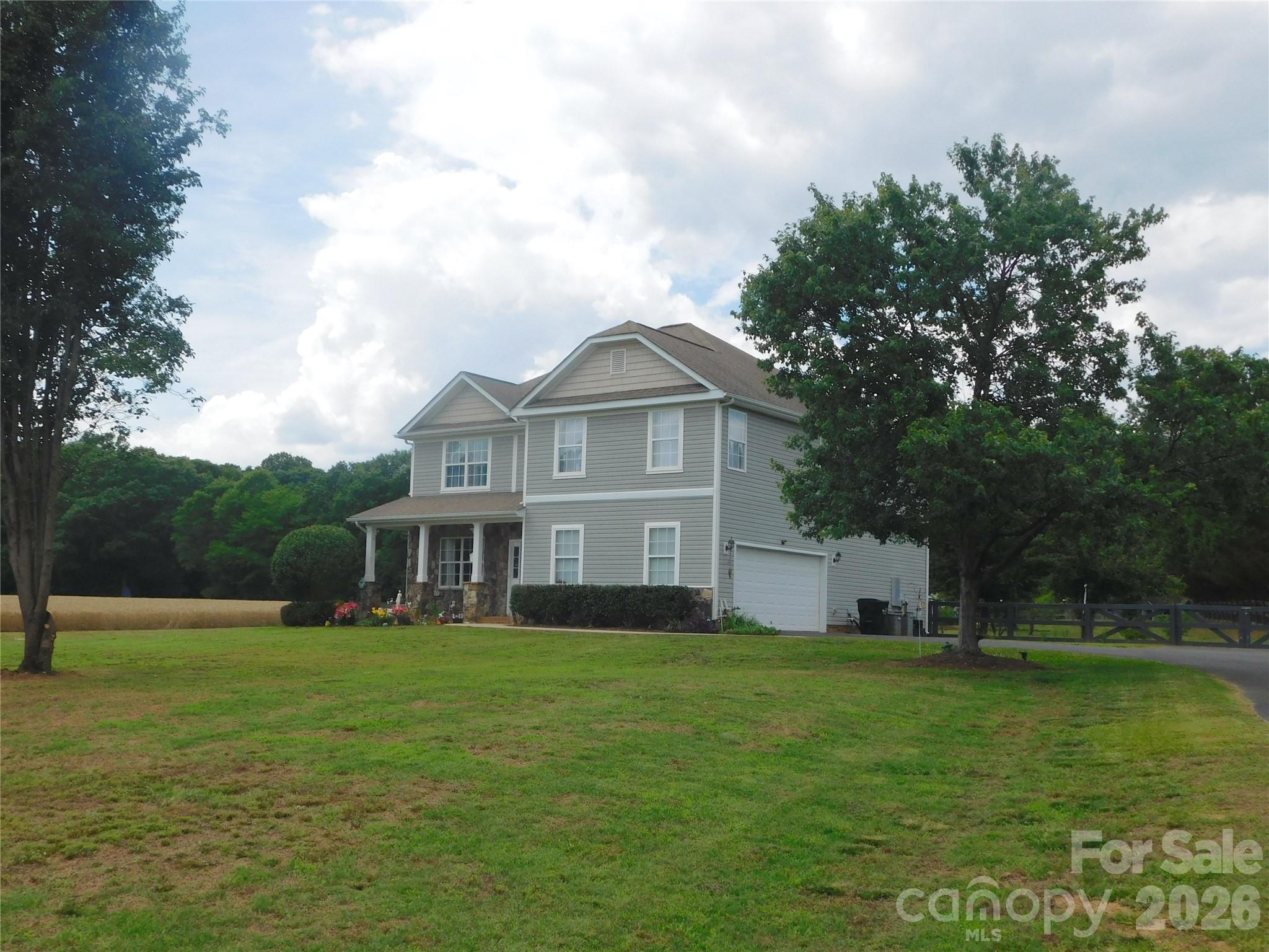 5402 Griffith Road Property Photo 2