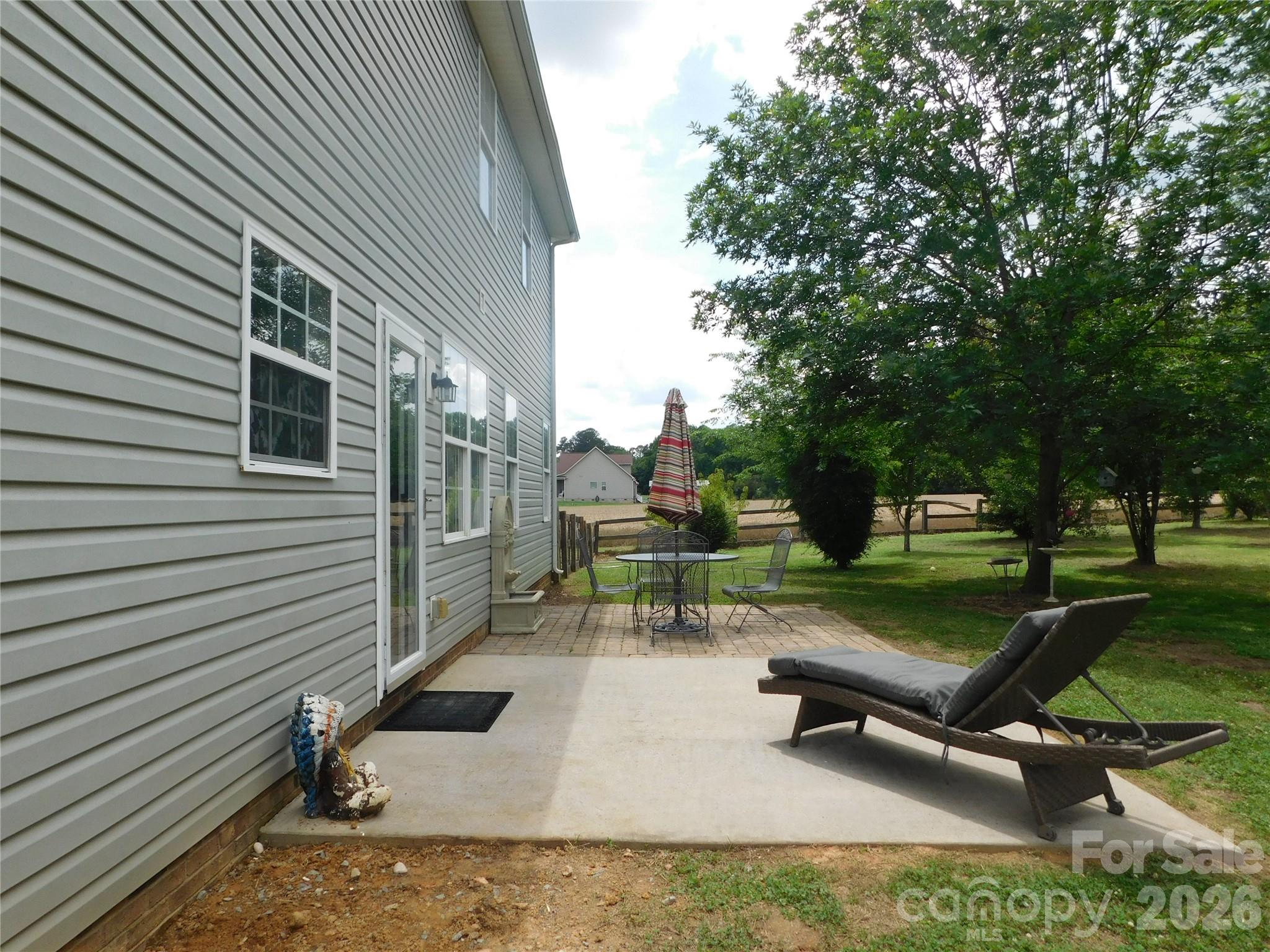 5402 Griffith Road Property Photo 6