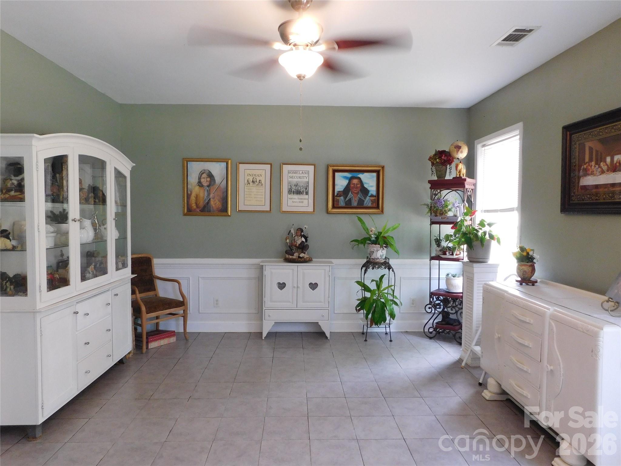 5402 Griffith Road Property Photo 10