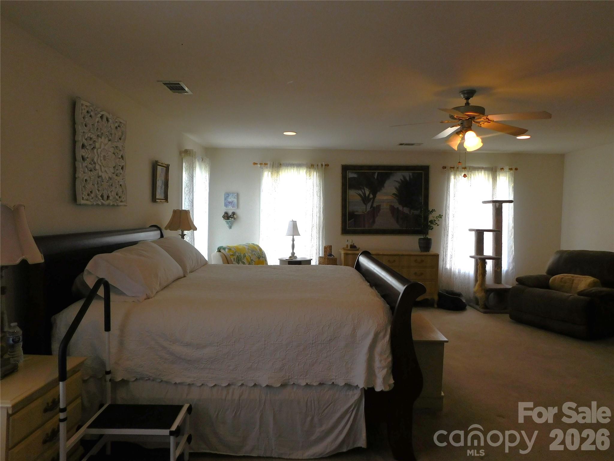 5402 Griffith Road Property Photo 15