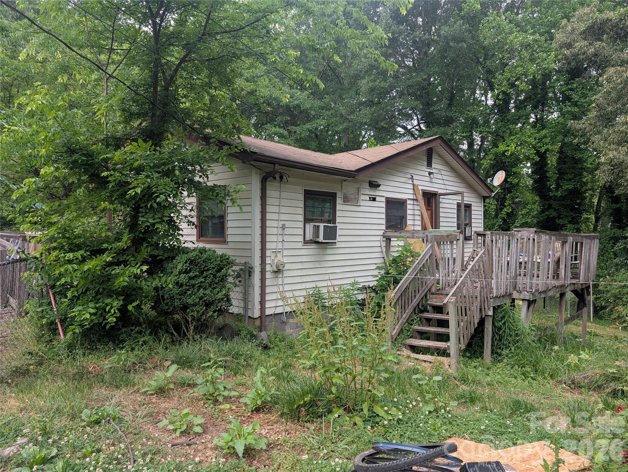 1218-b Essex Street Property Photo 2