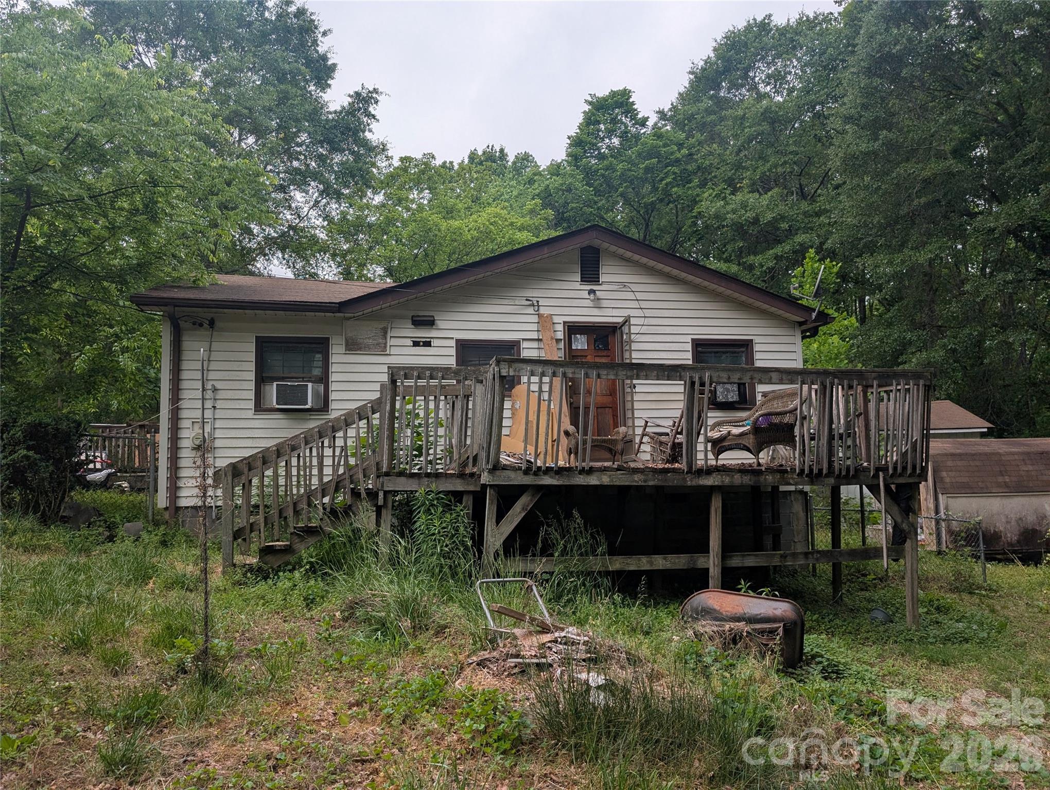 1218-b Essex Street Property Photo 3