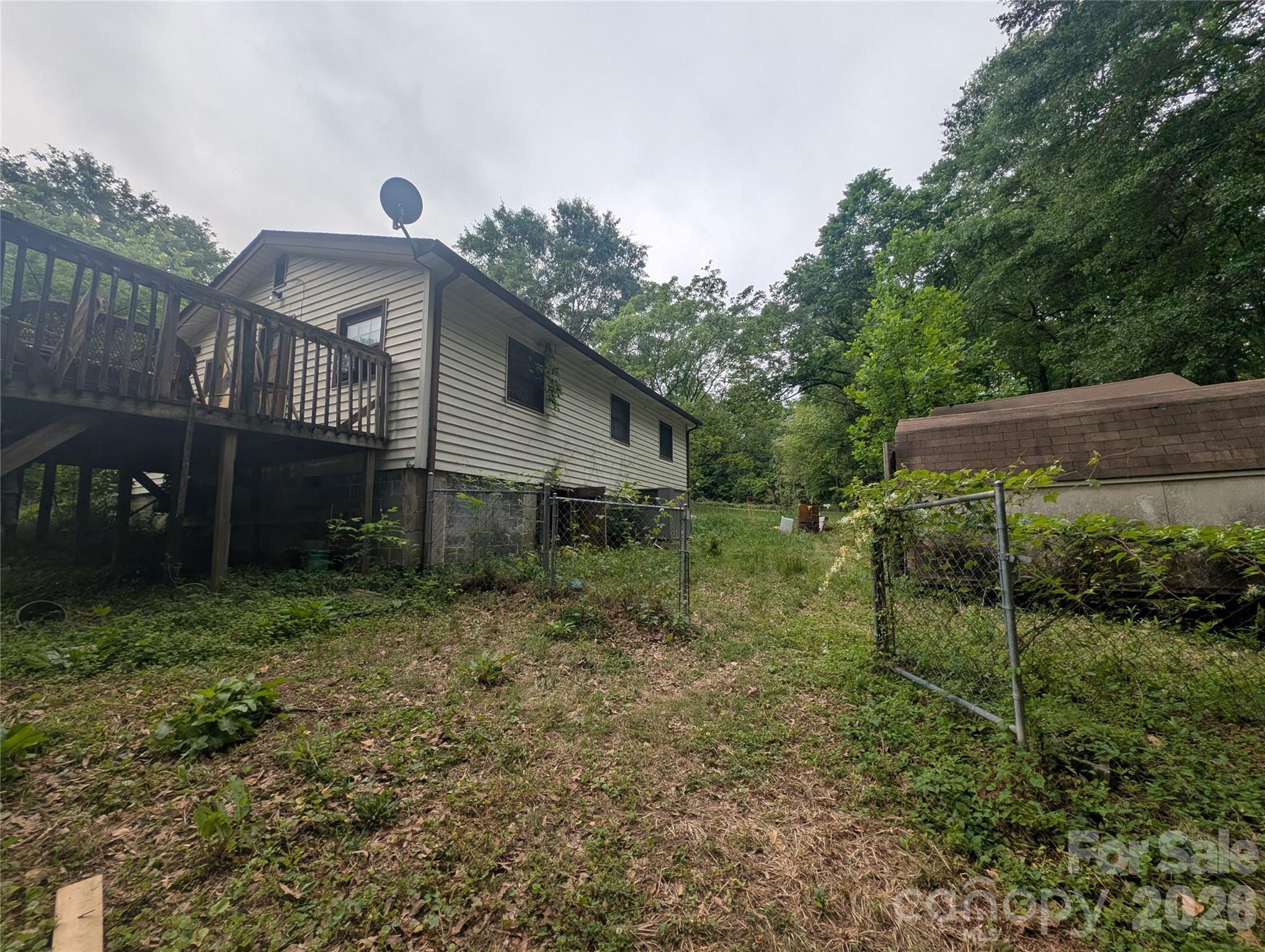 1218-b Essex Street Property Photo 5