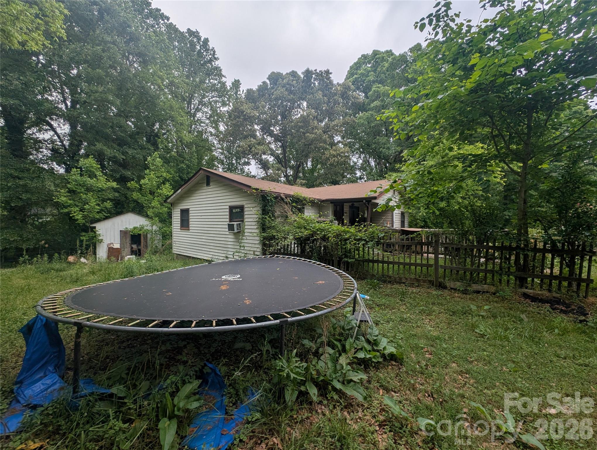 1218-b Essex Street Property Photo 9