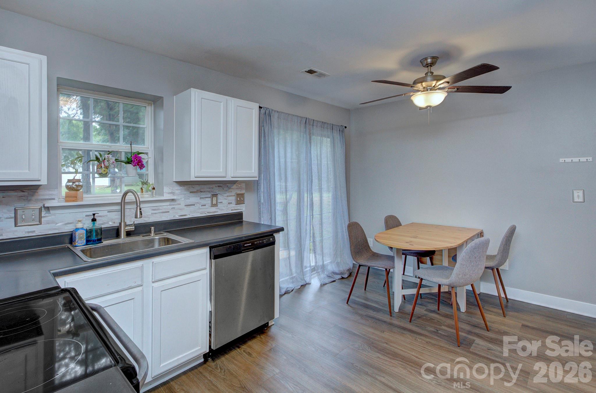 14439 Arbor Ridge Drive Property Photo 8