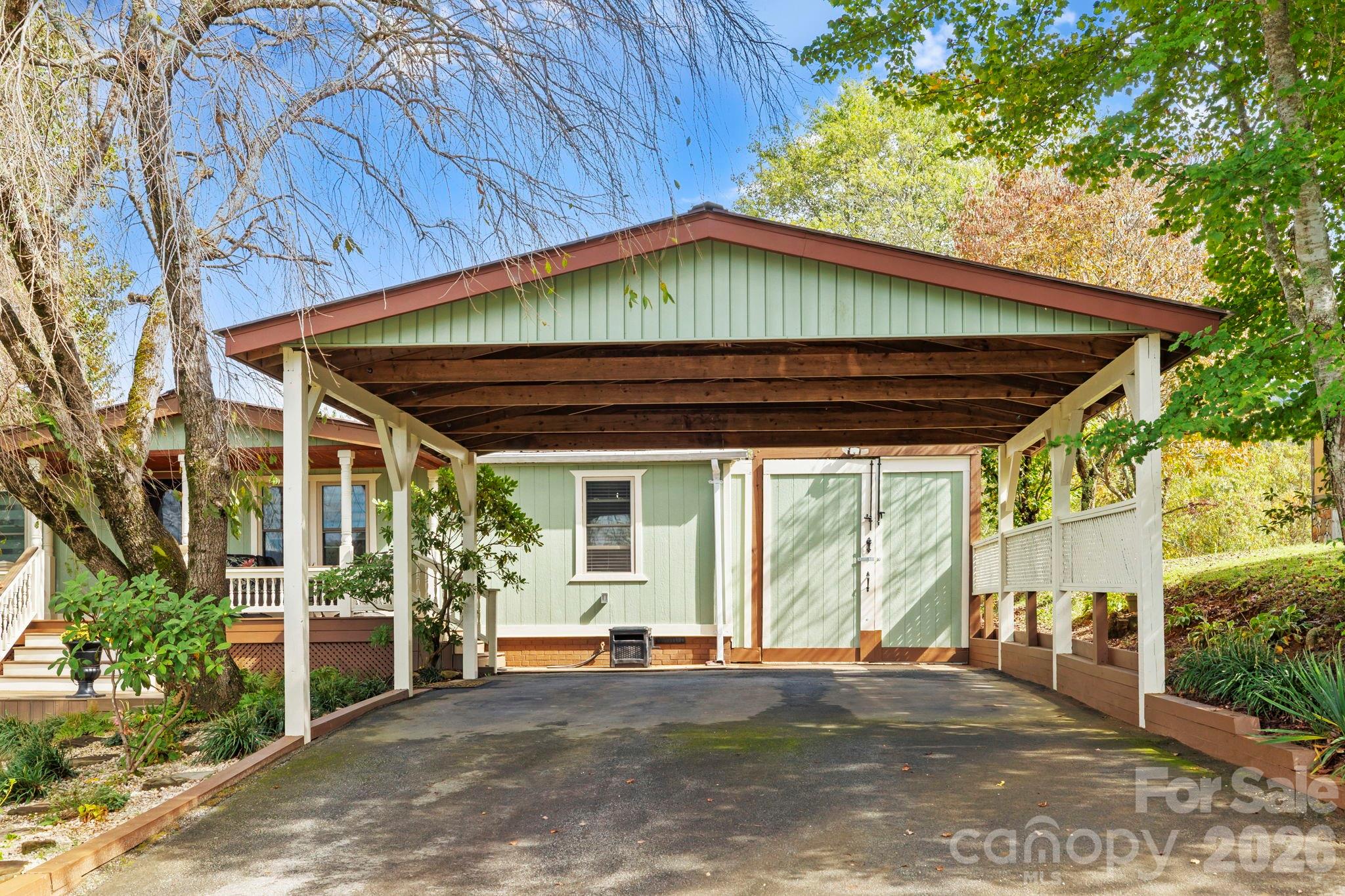 12 Timbers Edge Lane Property Photo 2