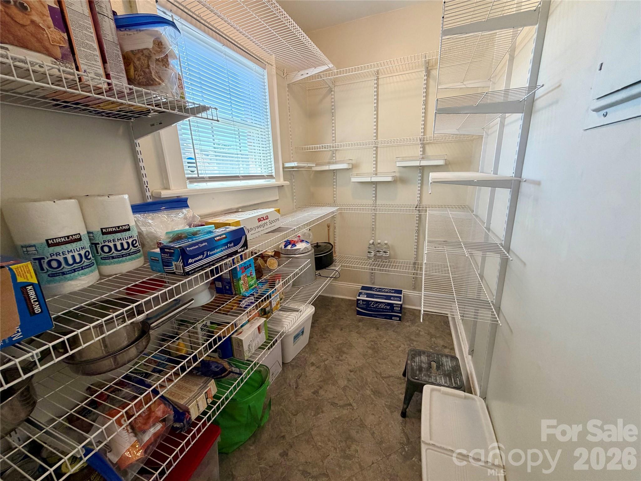 715 E Marion Street Property Photo 16