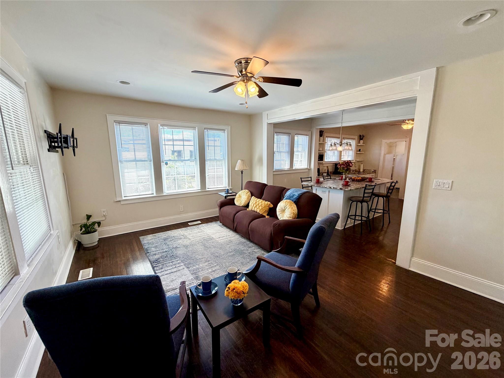 715 E Marion Street Property Photo 18