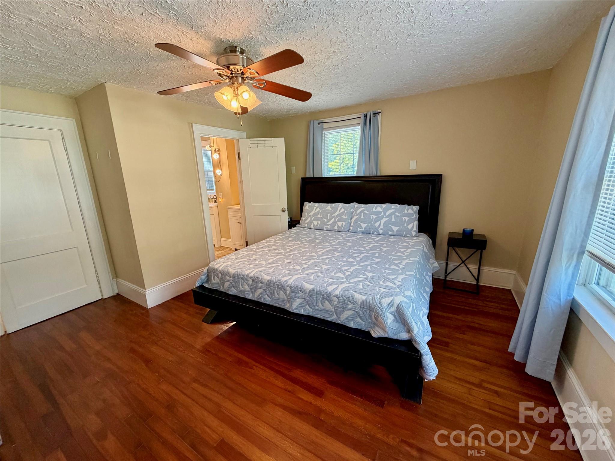 715 E Marion Street Property Photo 26