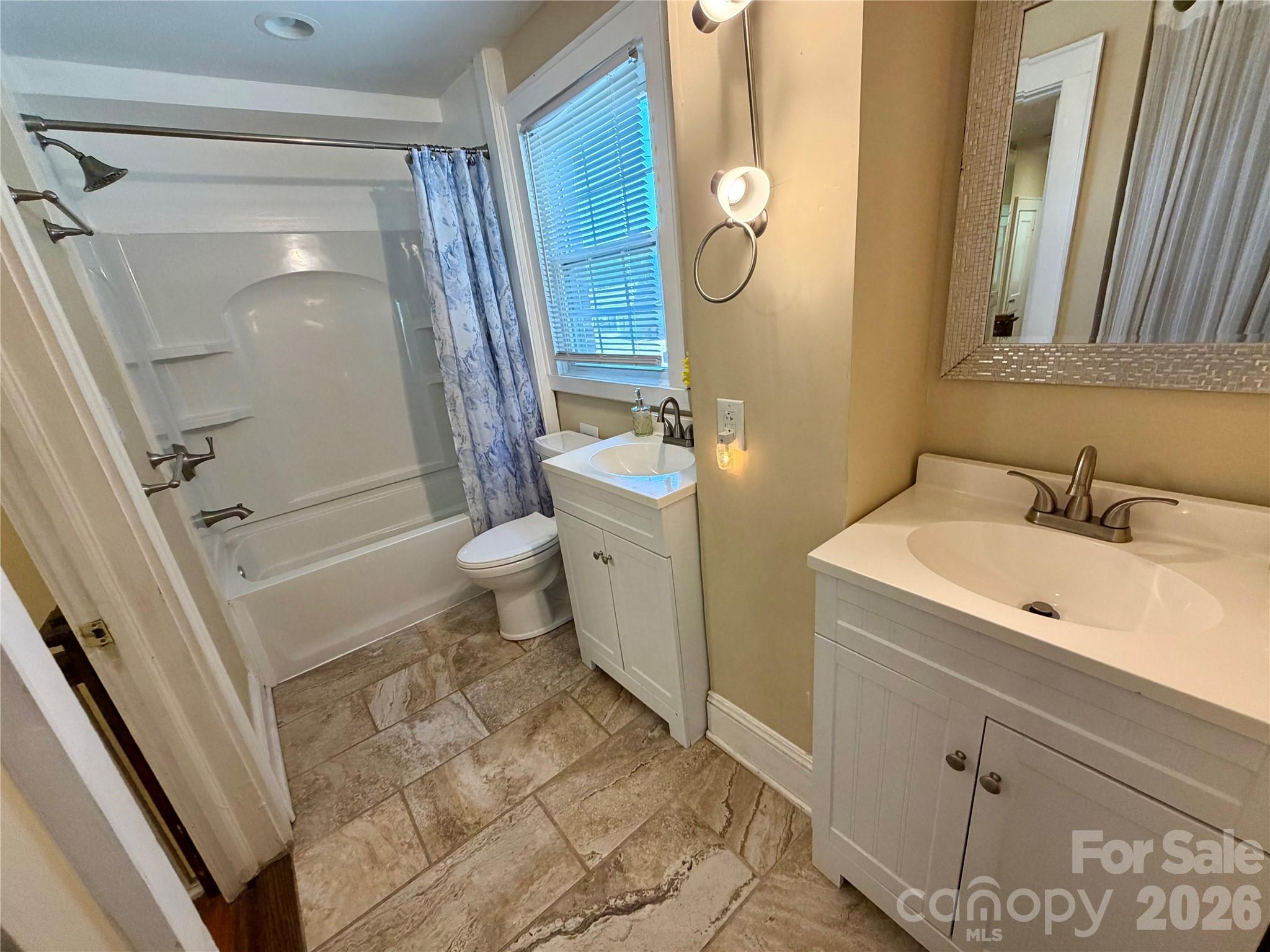 715 E Marion Street Property Photo 27