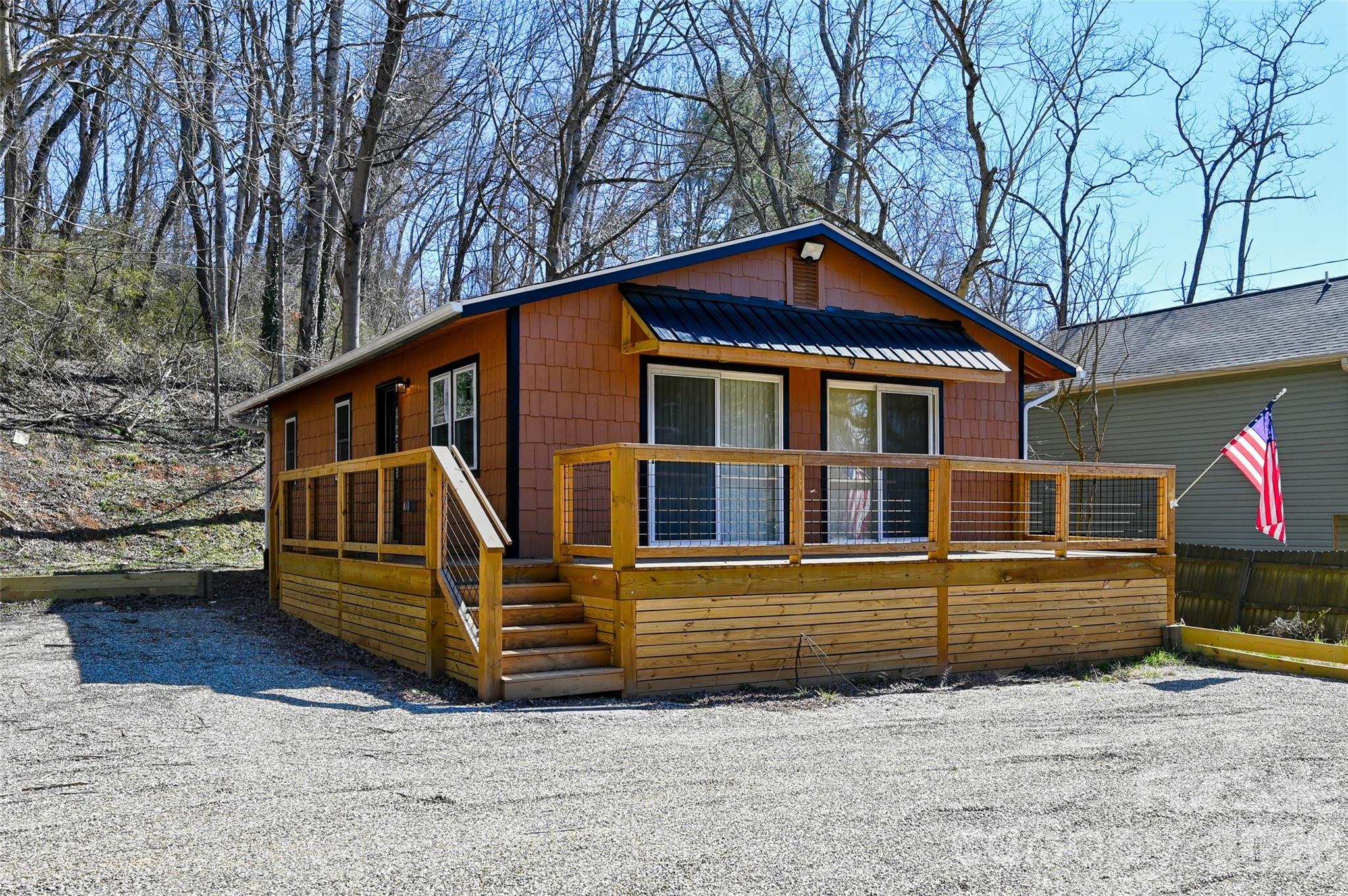 9 Woodfin Avenue Property Photo 3