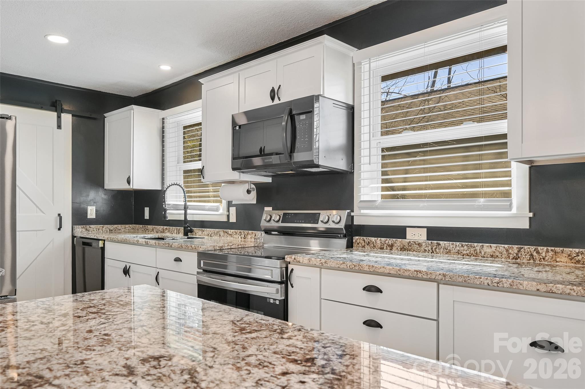 9 Woodfin Avenue Property Photo 6