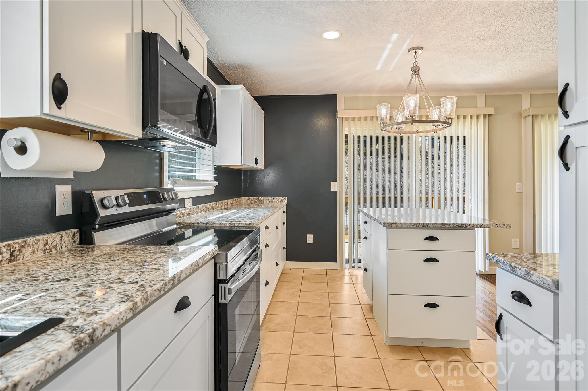 9 Woodfin Avenue Property Photo 7