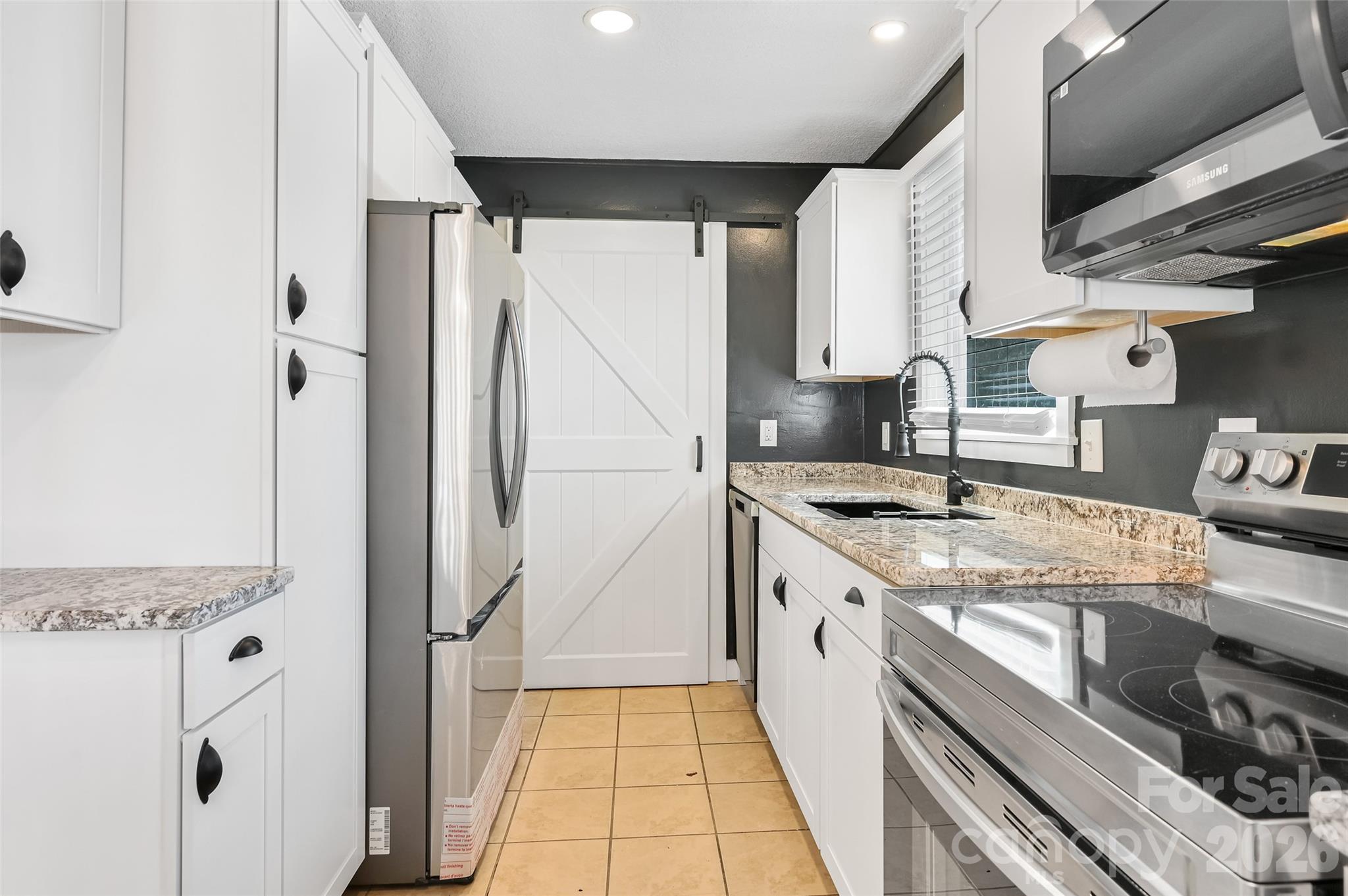9 Woodfin Avenue Property Photo 8