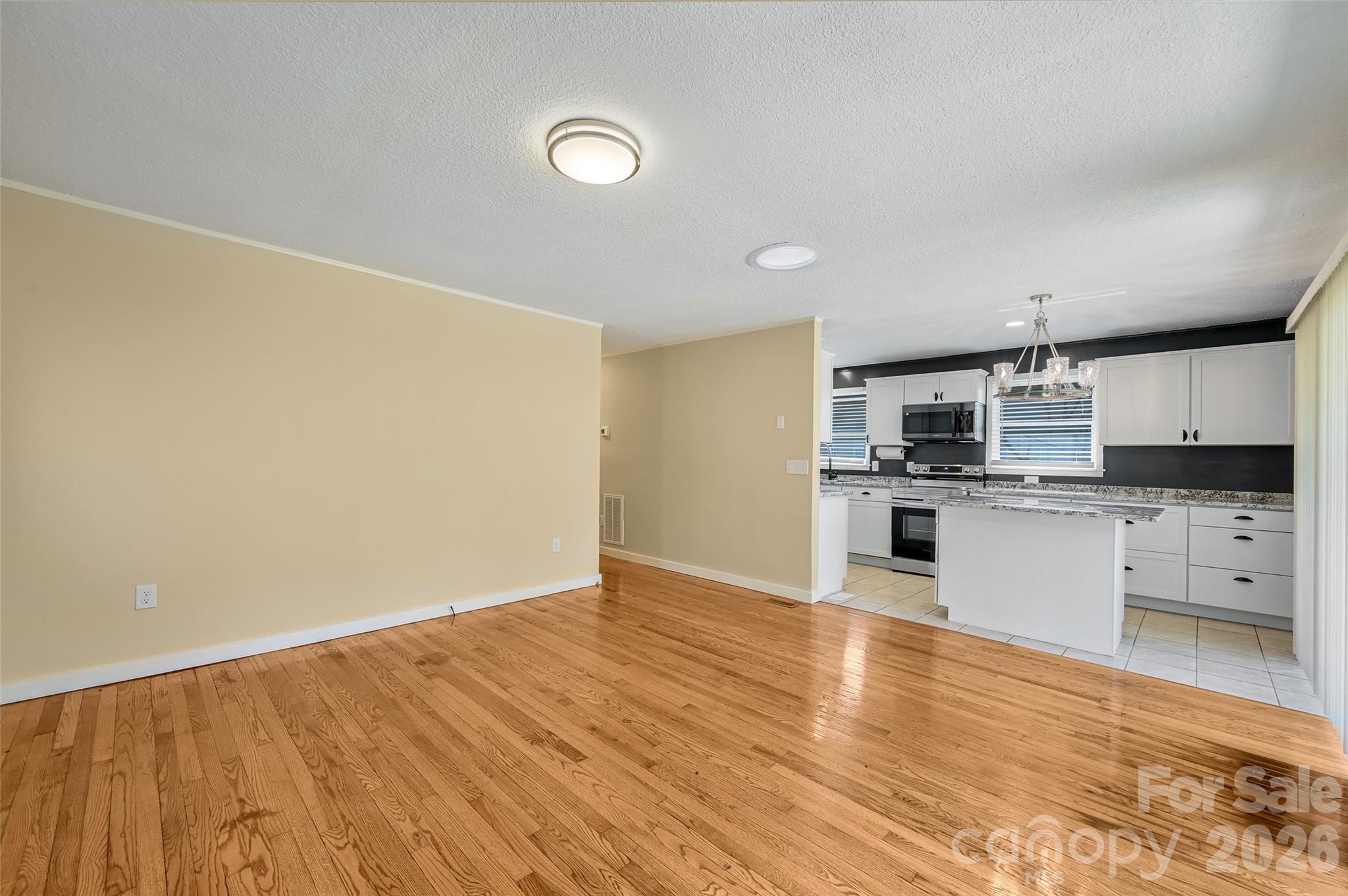 9 Woodfin Avenue Property Photo 12