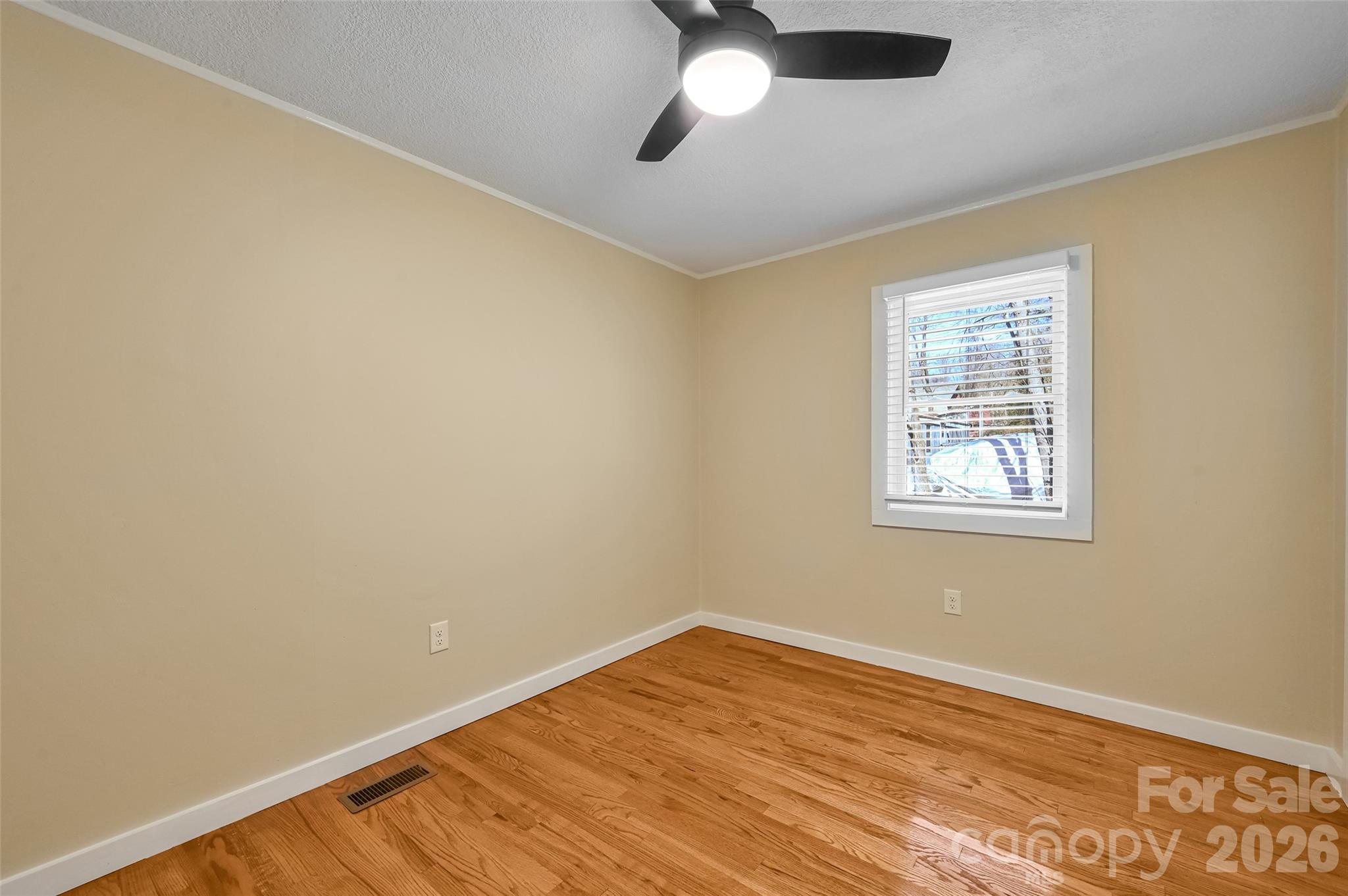 9 Woodfin Avenue Property Photo 16
