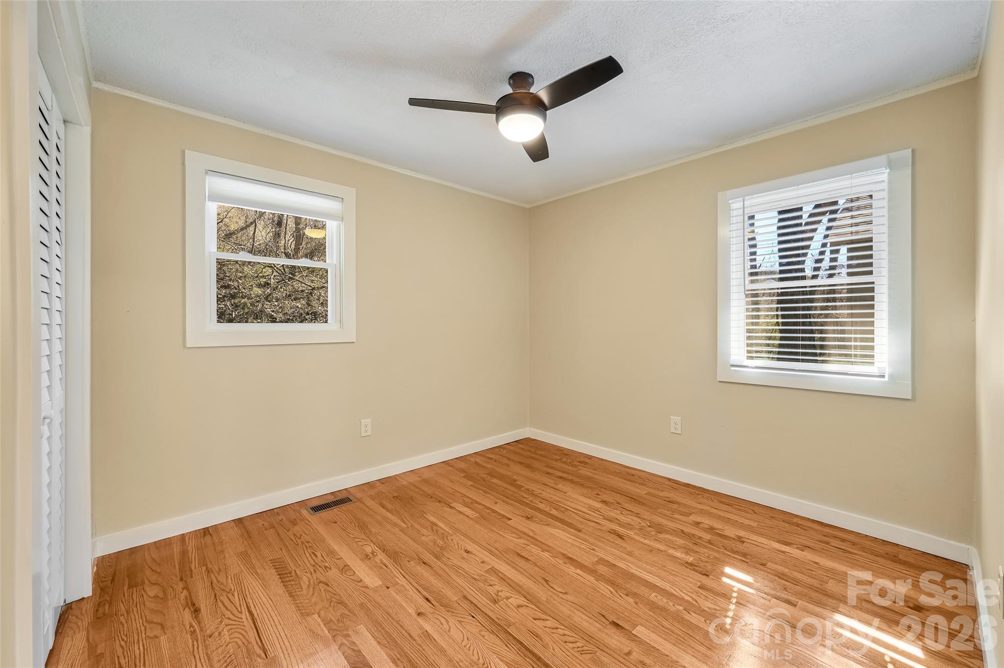 9 Woodfin Avenue Property Photo 17