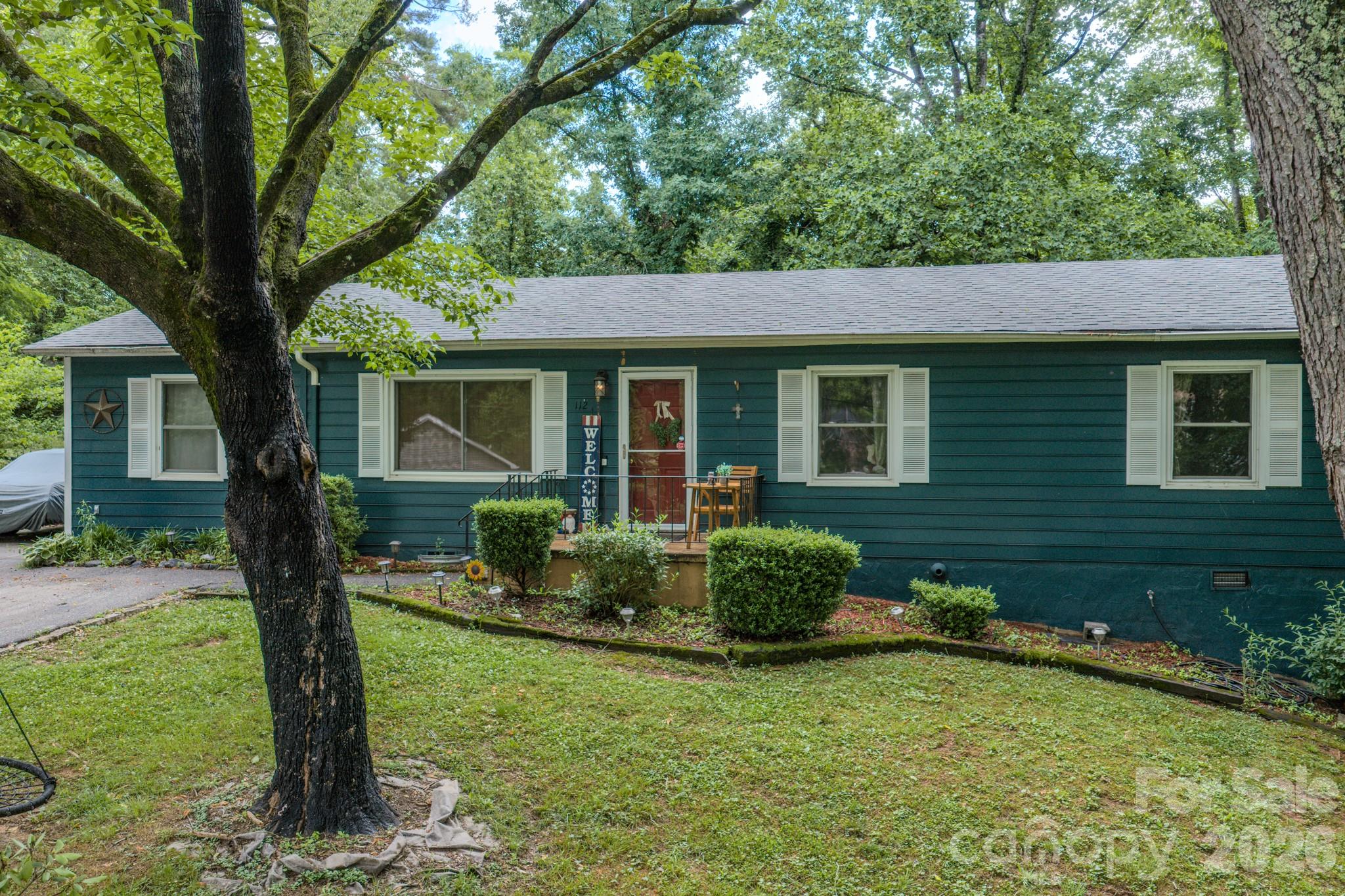 112 Amelia Drive Property Photo 2