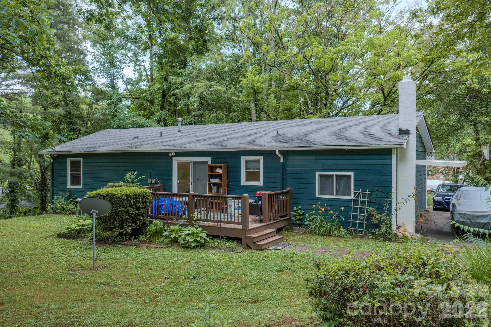 112 Amelia Drive Property Photo 5