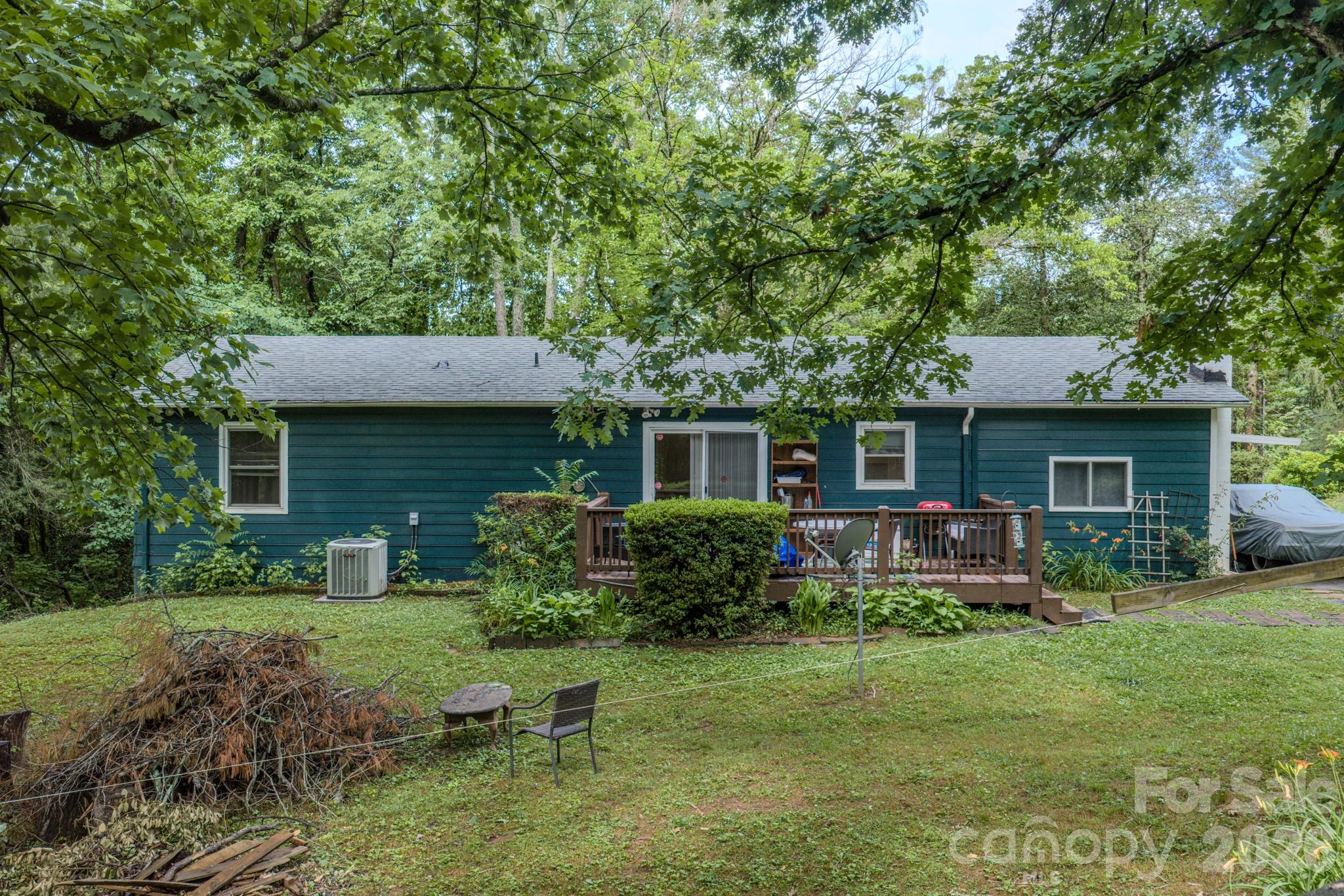 112 Amelia Drive Property Photo 6