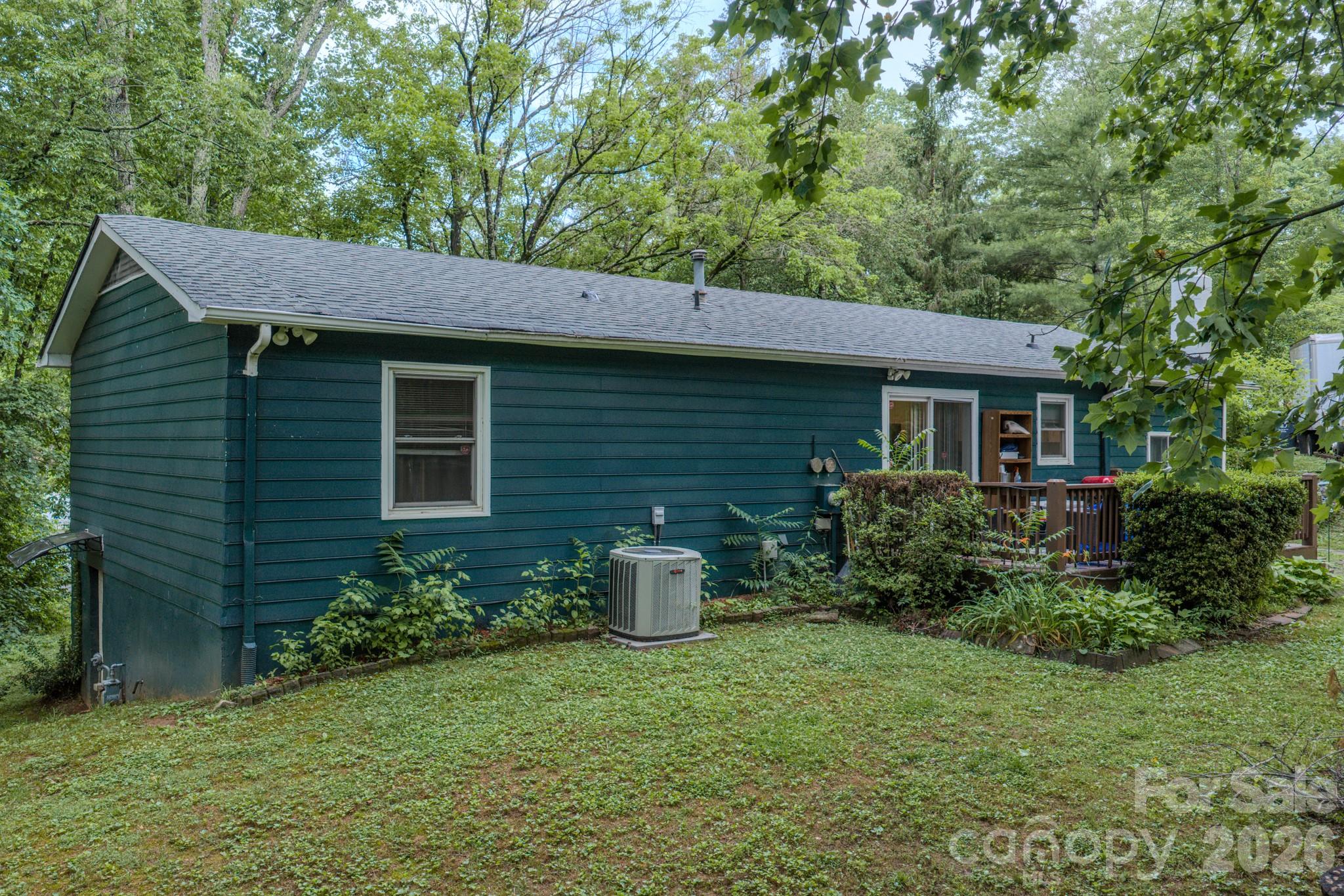 112 Amelia Drive Property Photo 7