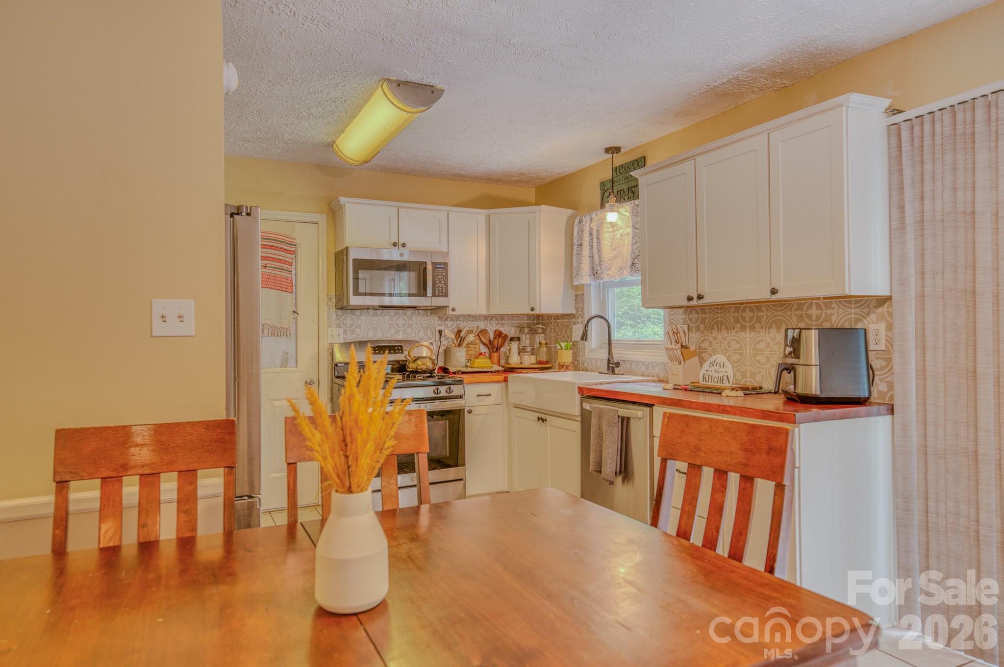 112 Amelia Drive Property Photo 10