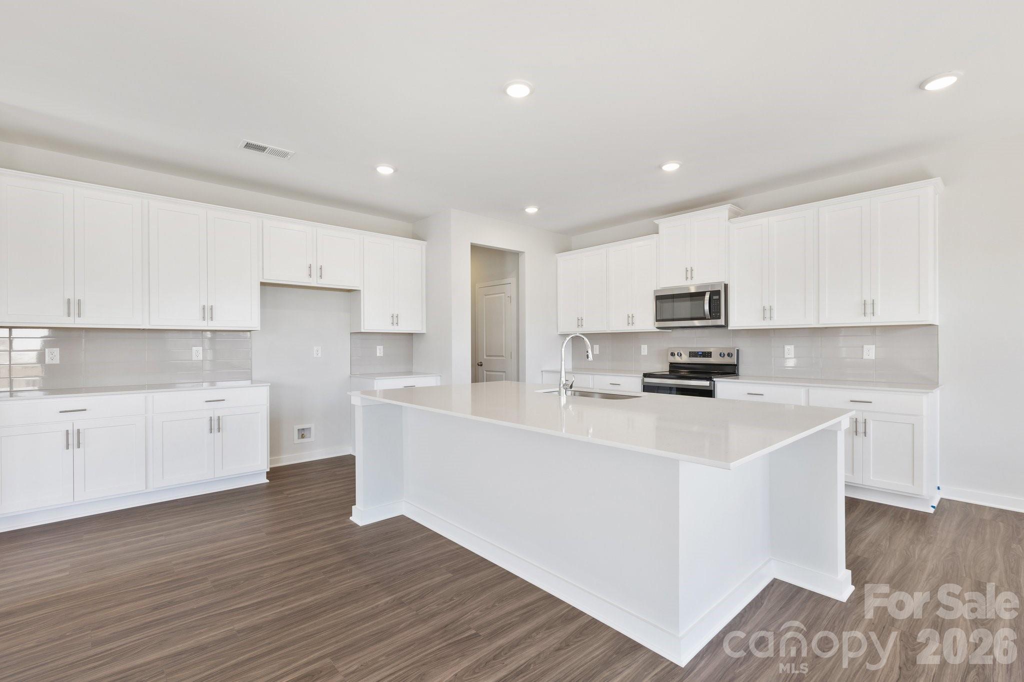 21064 Running Creek Drive Property Photo 2