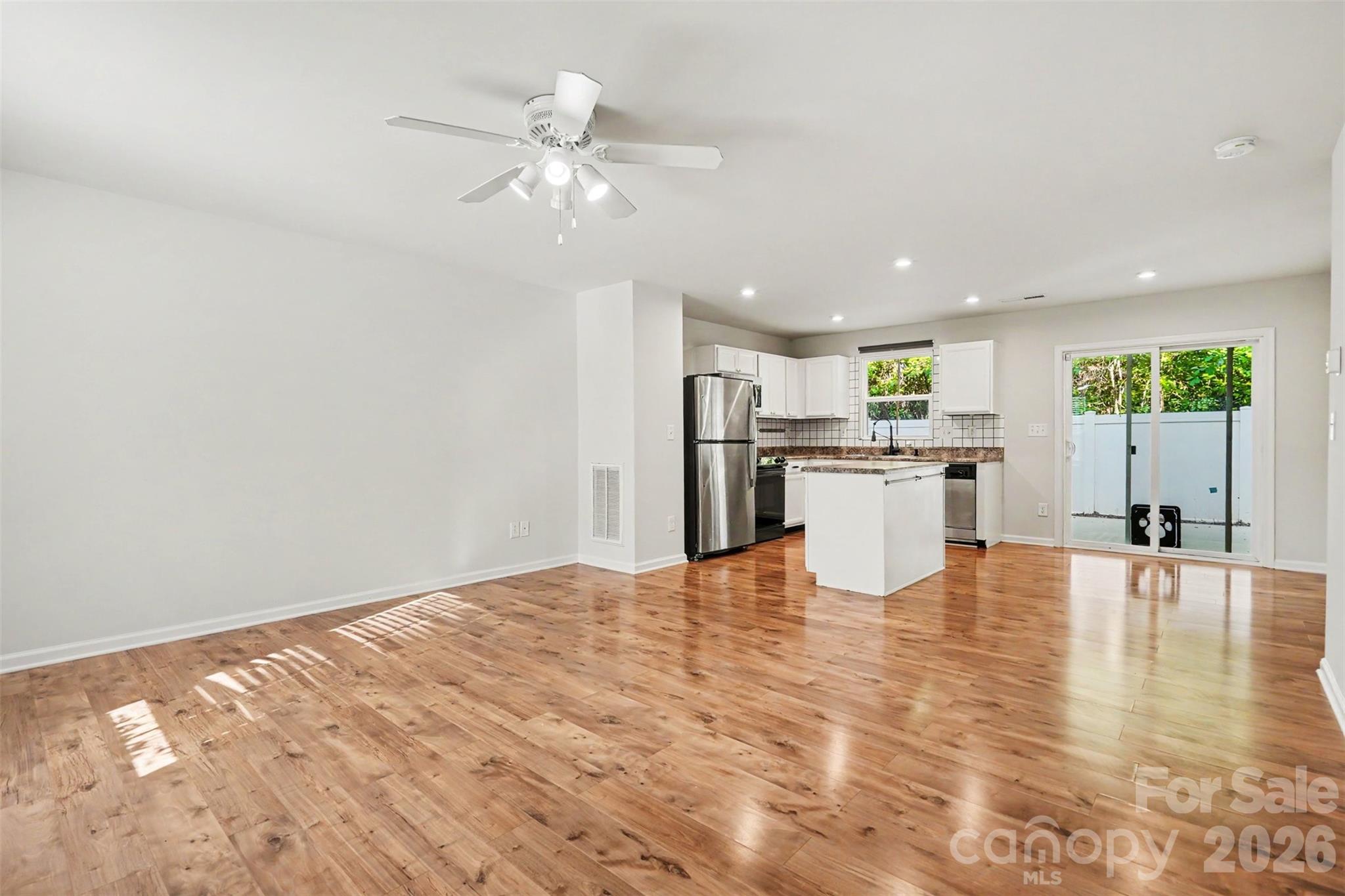 1602 Joseph Hewes Court Property Photo 3