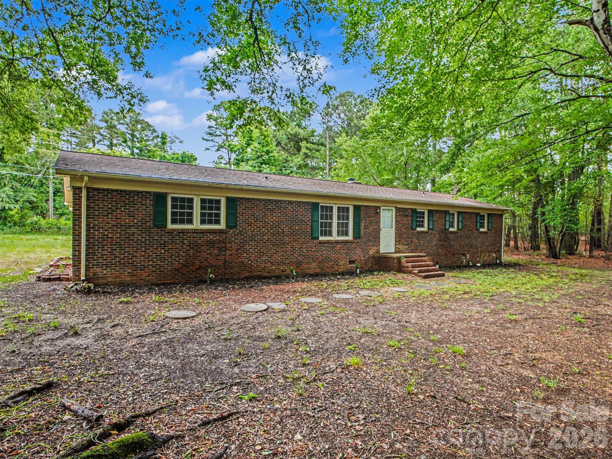 211 Lakeview Road Property Photo 8