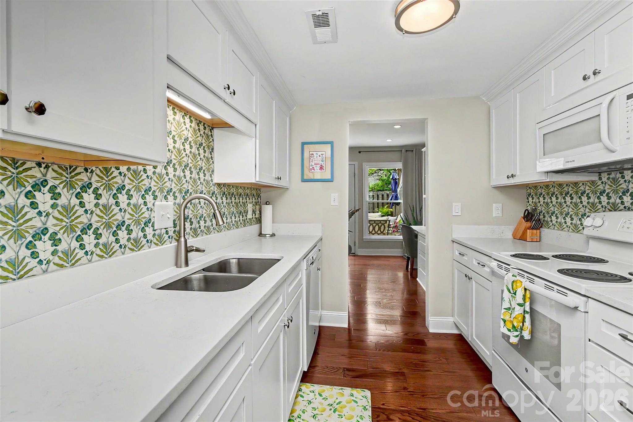 8333 Knights Bridge Road Property Photo 9