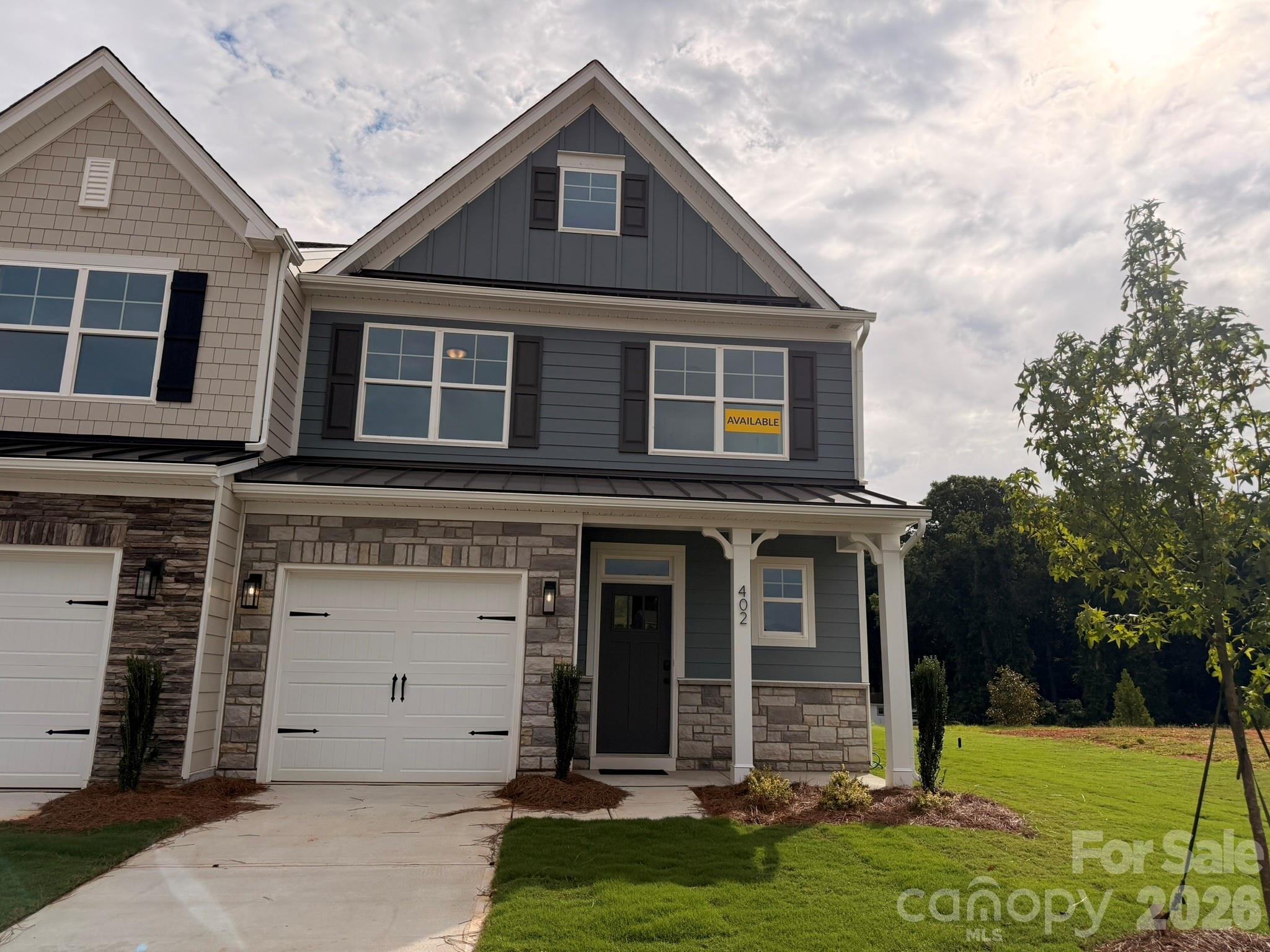 402 Blythe Townhome Lane Property Photo 2