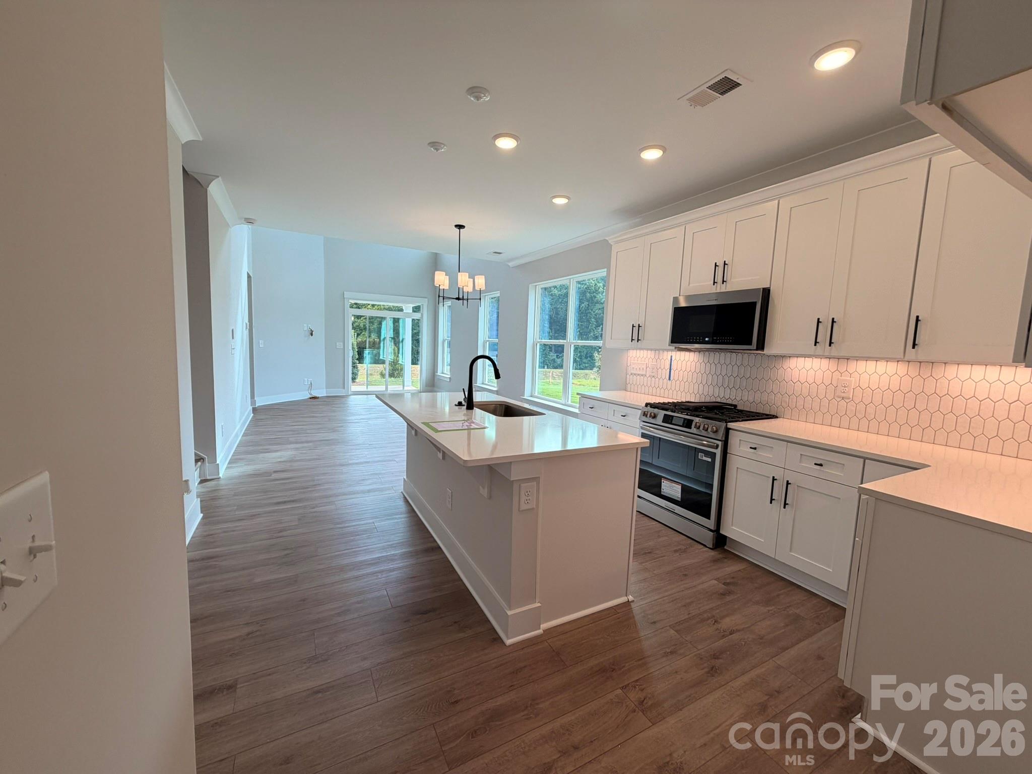 402 Blythe Townhome Lane Property Photo 6