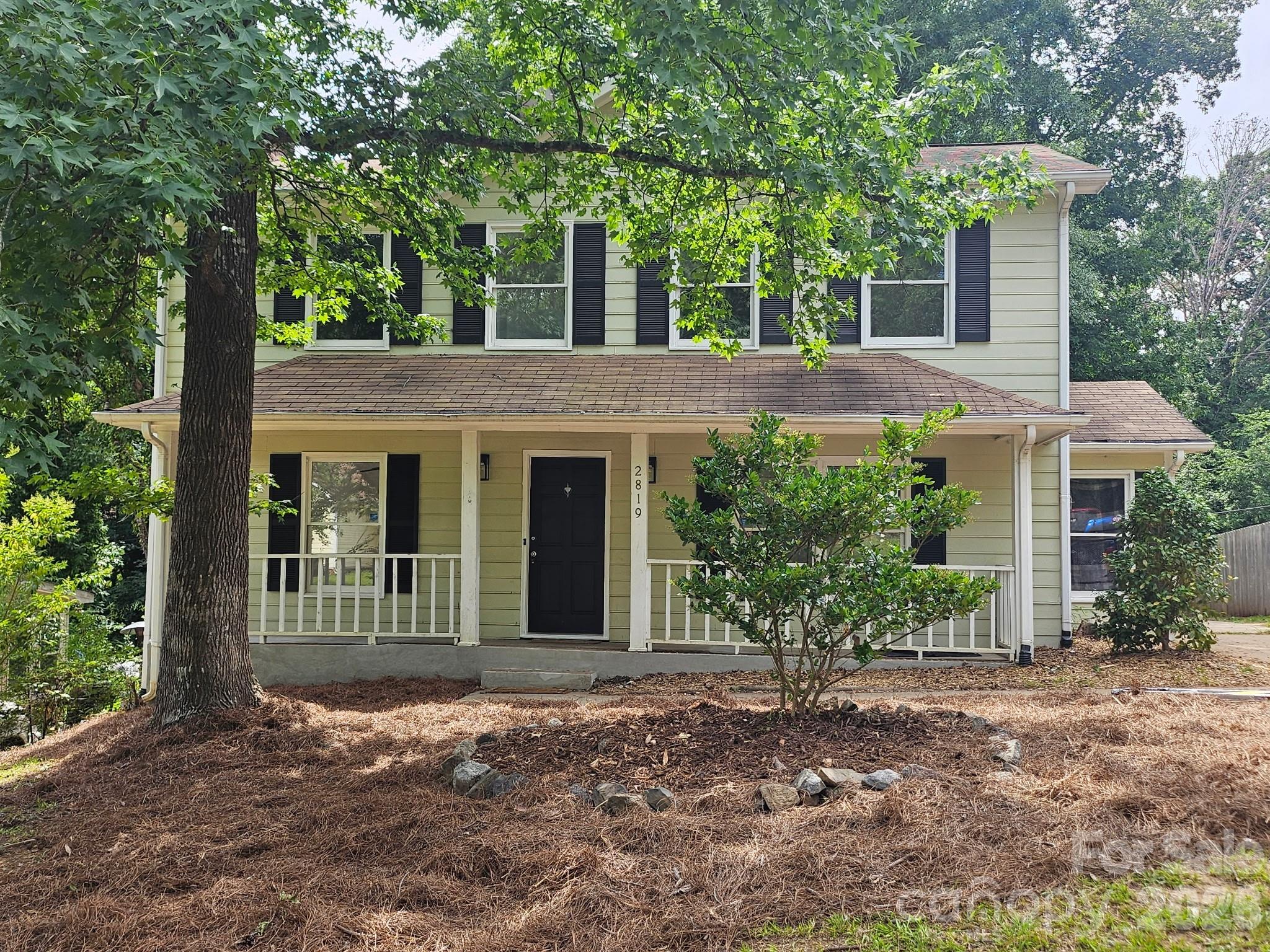 2819 Royal Ridge Lane Property Photo 2