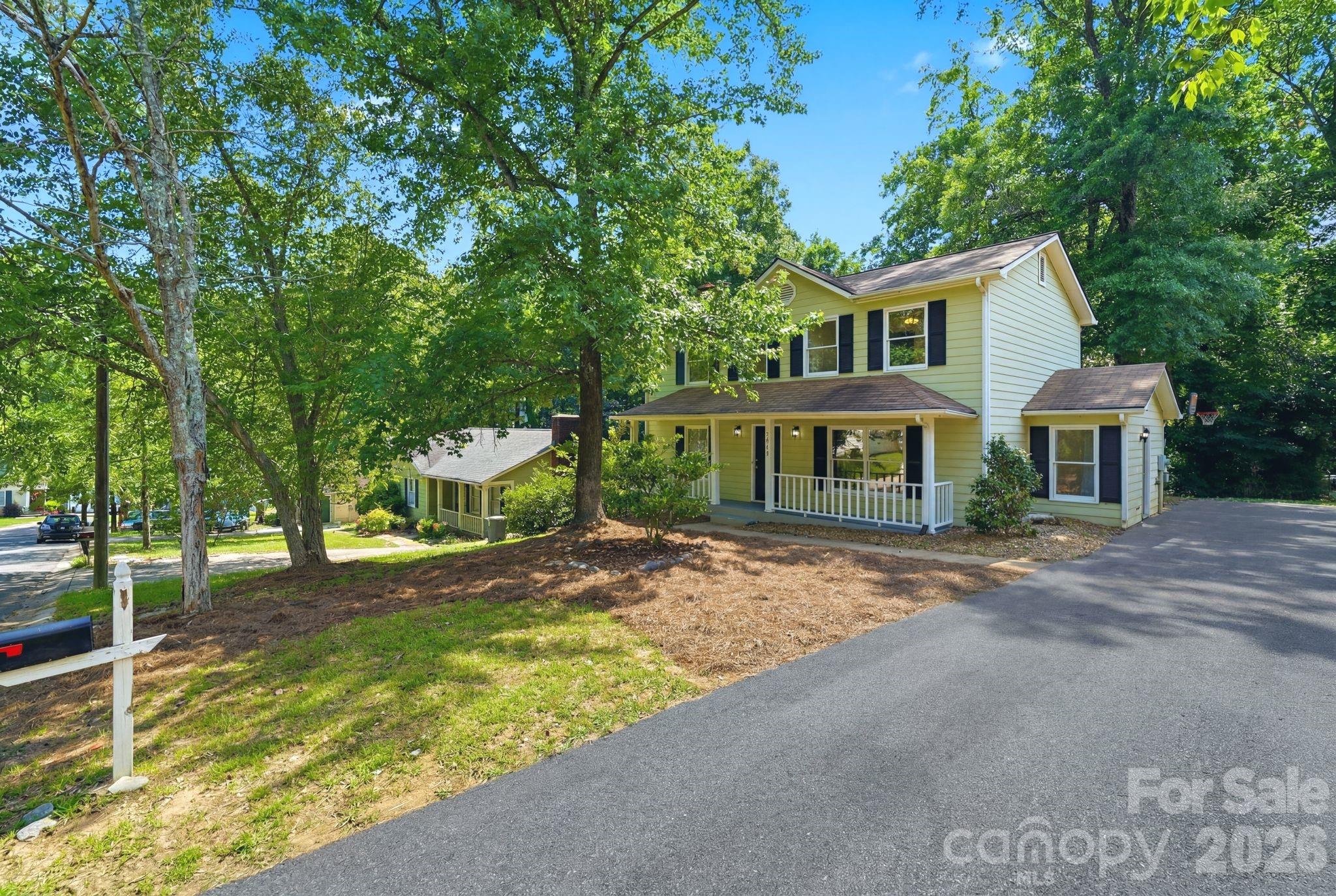 2819 Royal Ridge Lane Property Photo 3