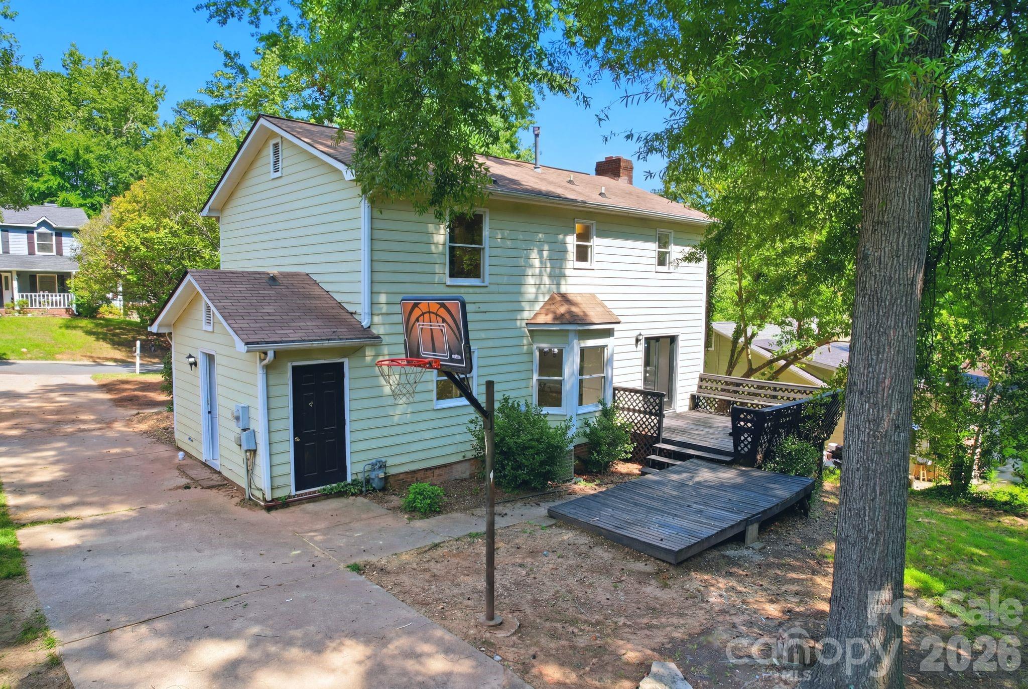 2819 Royal Ridge Lane Property Photo 4