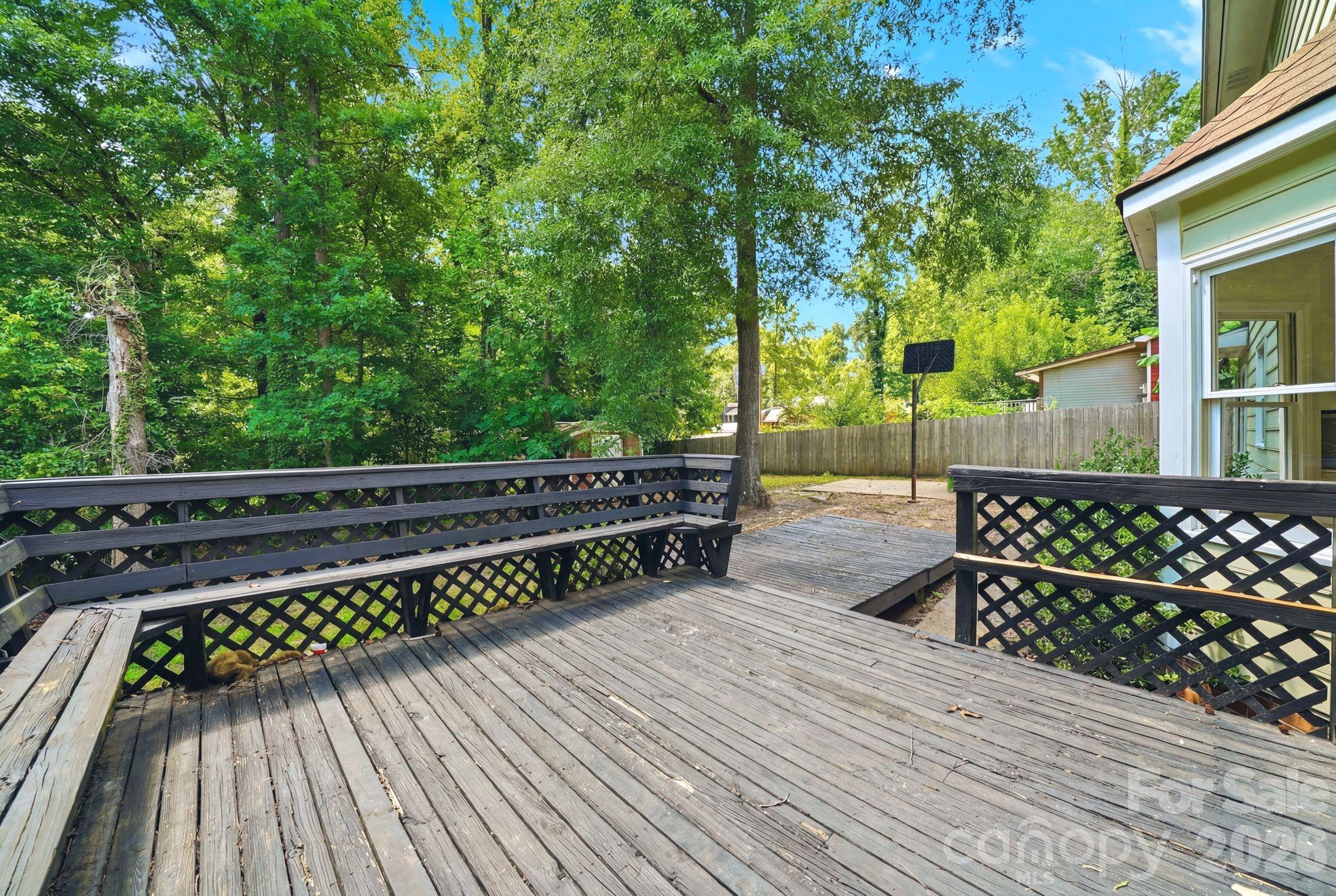 2819 Royal Ridge Lane Property Photo 6