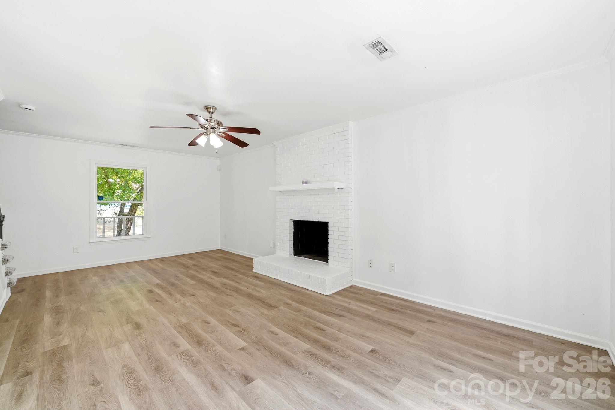 2819 Royal Ridge Lane Property Photo 8