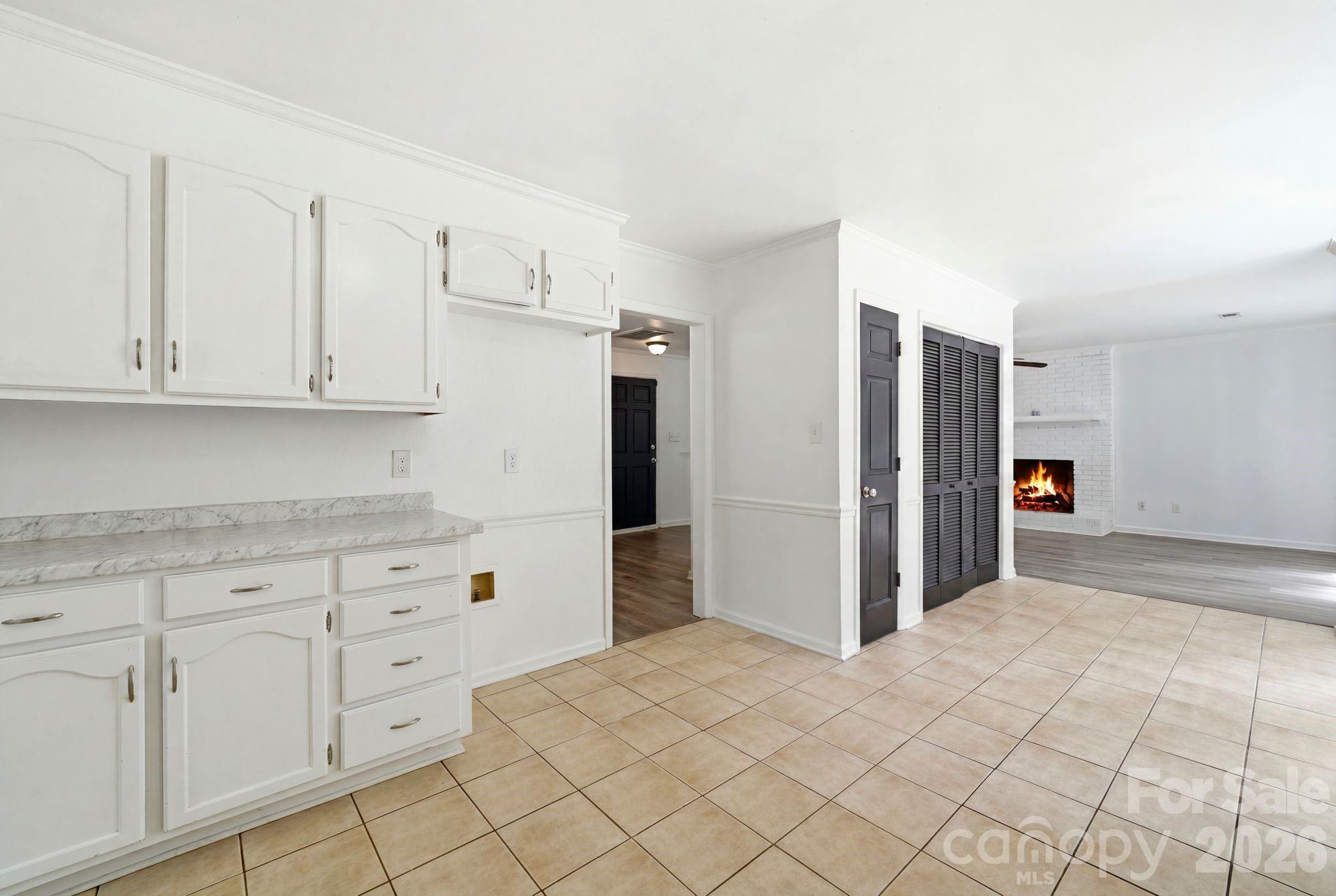 2819 Royal Ridge Lane Property Photo 13
