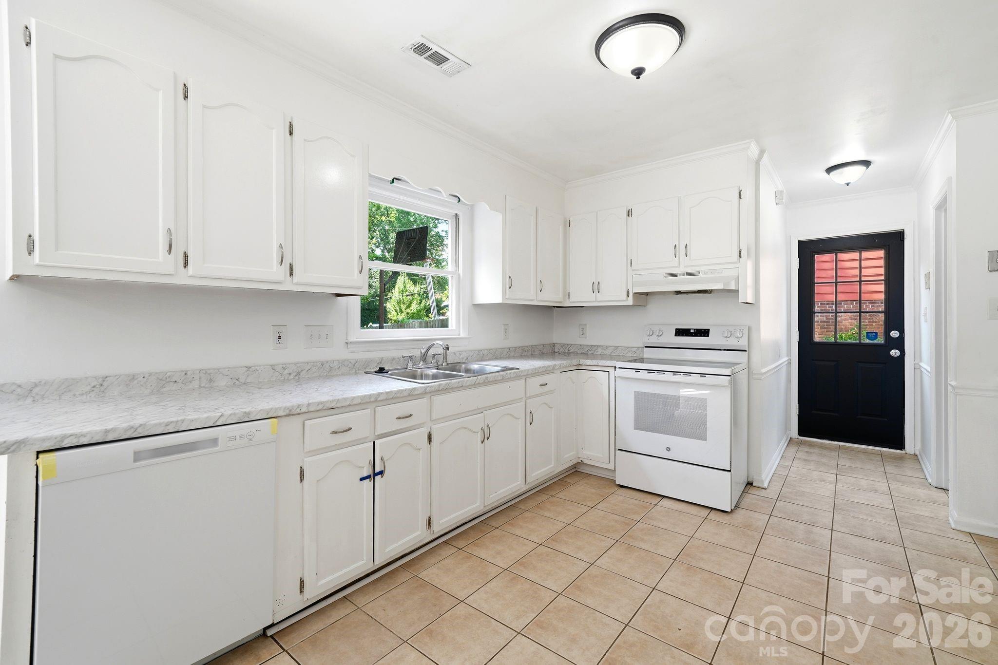 2819 Royal Ridge Lane Property Photo 14