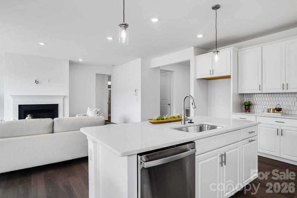 18230 Torchbearer Lane Property Photo 8