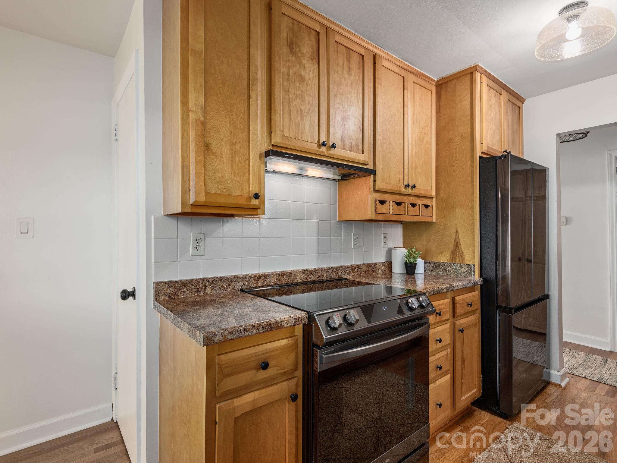 147 W Oakview Road Property Photo 12