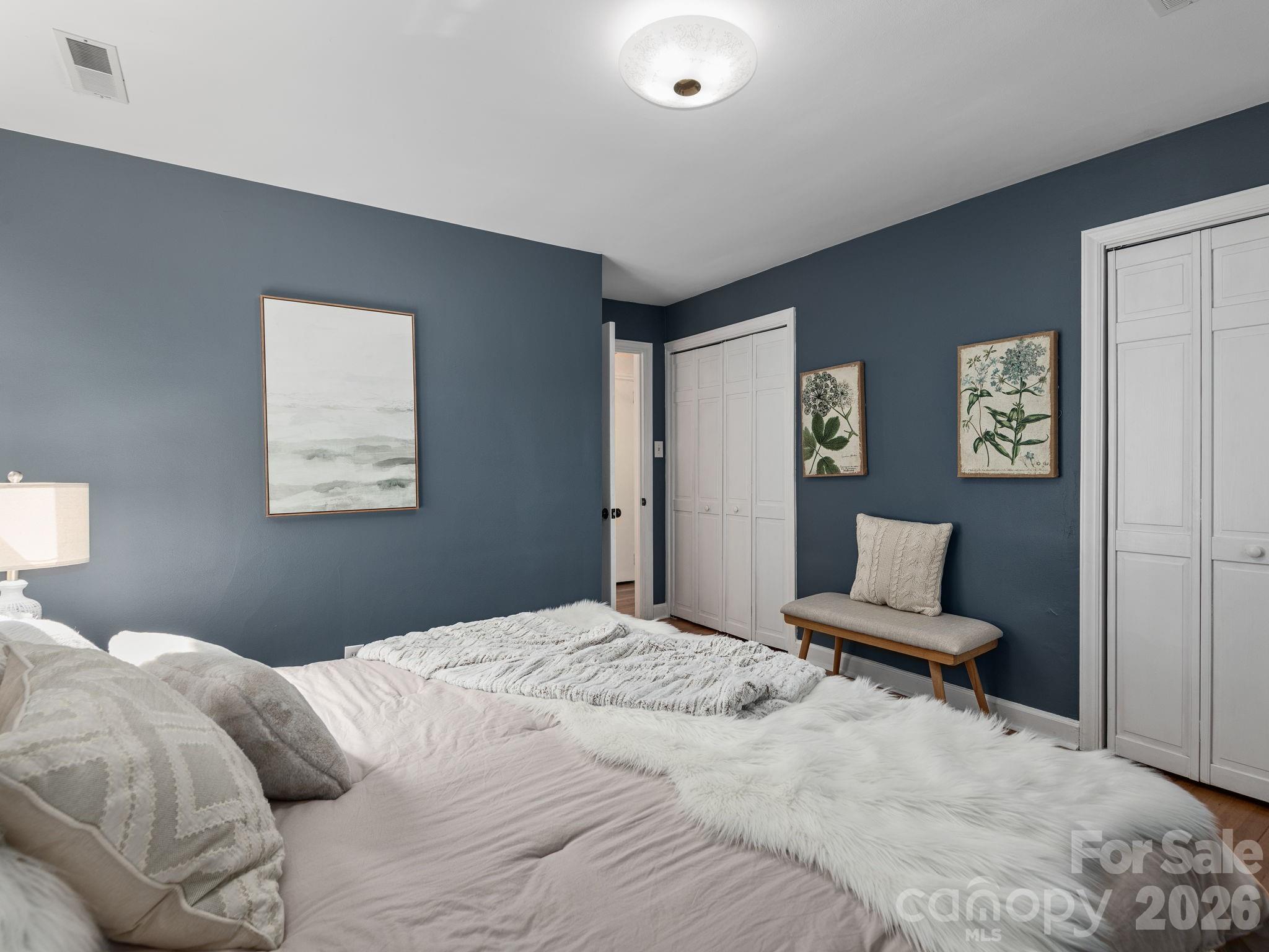 147 W Oakview Road Property Photo 16