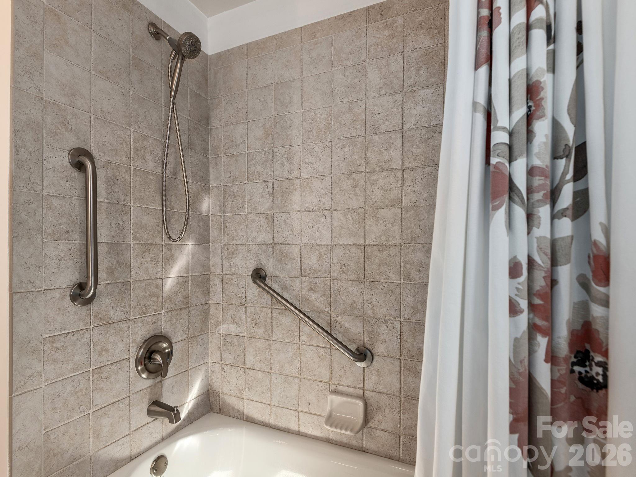 147 W Oakview Road Property Photo 18