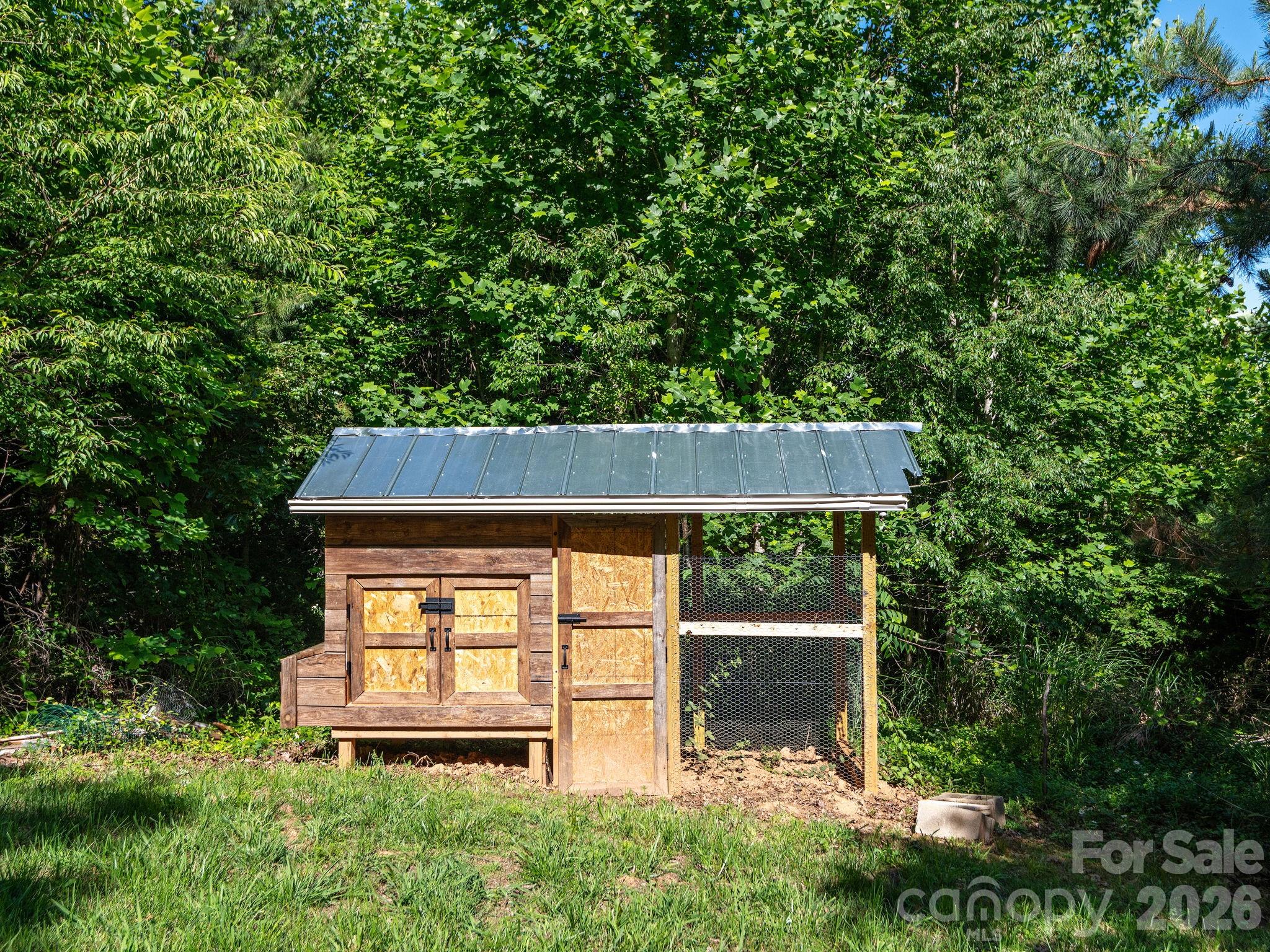 147 W Oakview Road Property Photo 23