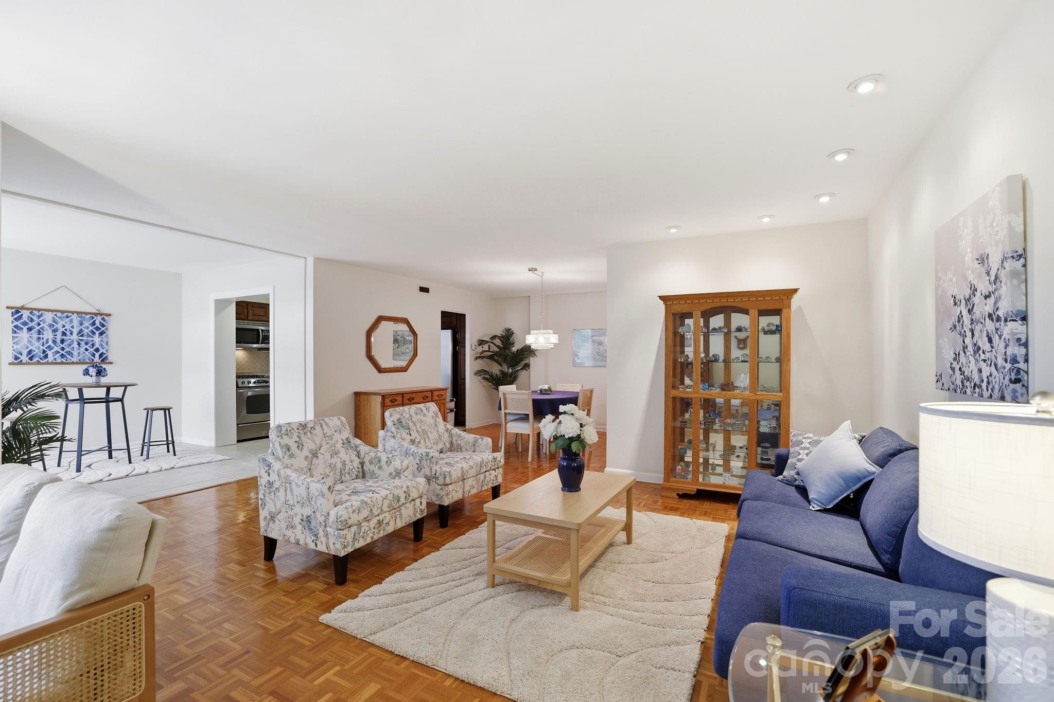 1300 Queens Road 416 Property Photo 3