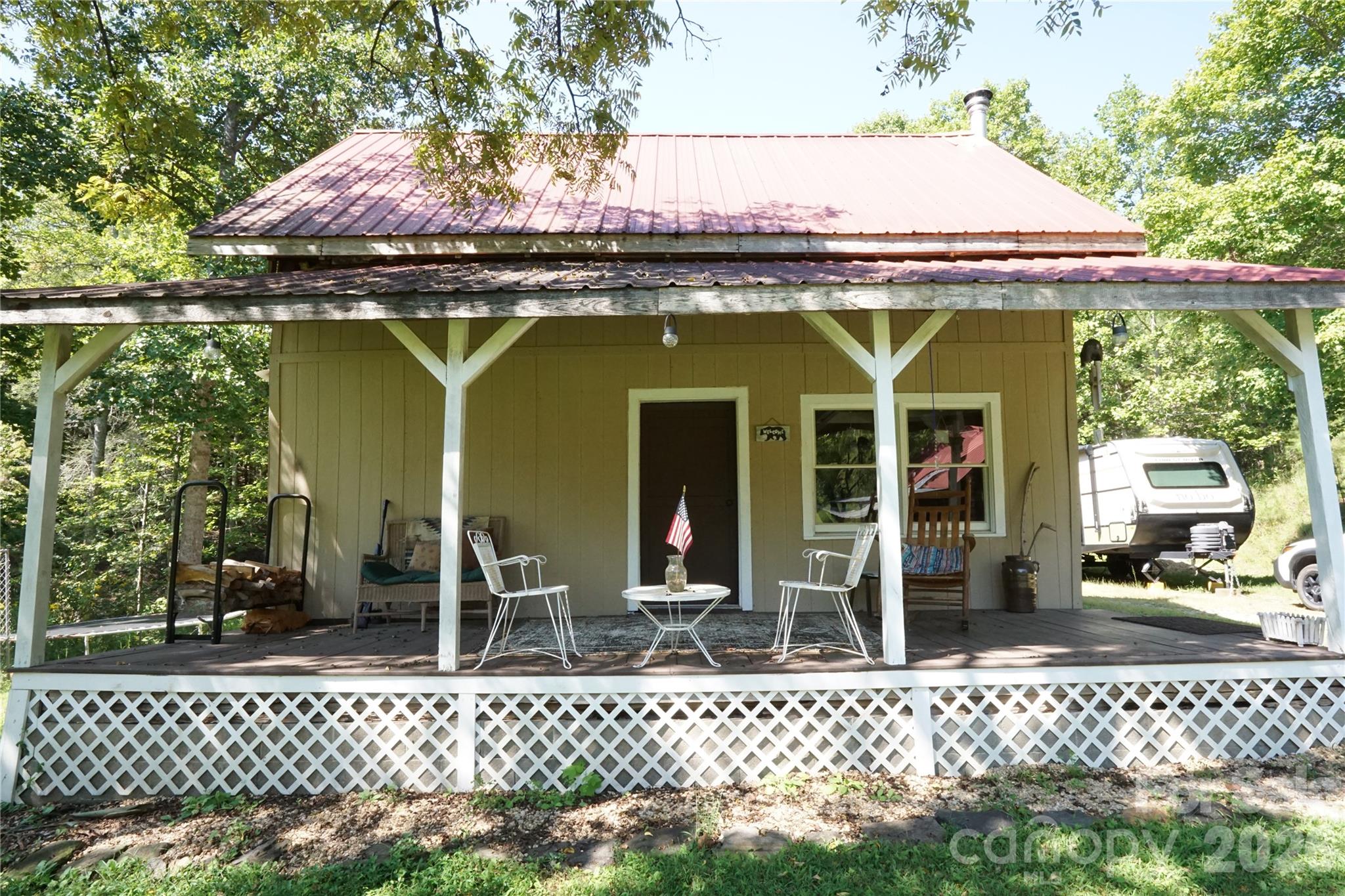 1239 W Mcguinn Road Property Photo 1